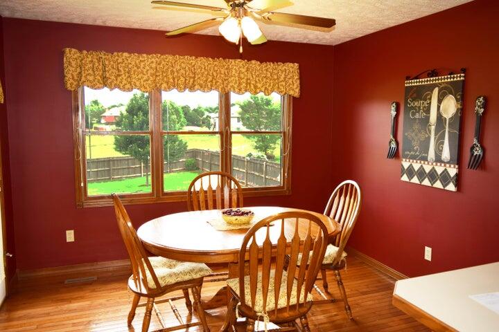 4622 South West Avenue Property Photo 5
