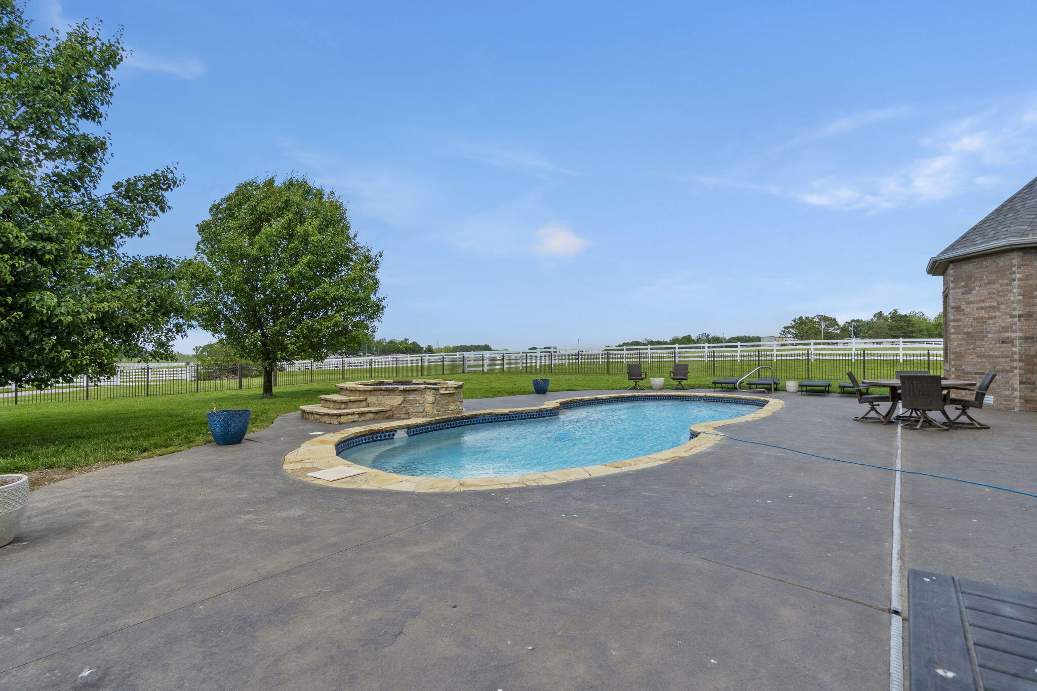 3731 South Farm Road 219 Property Photo 44
