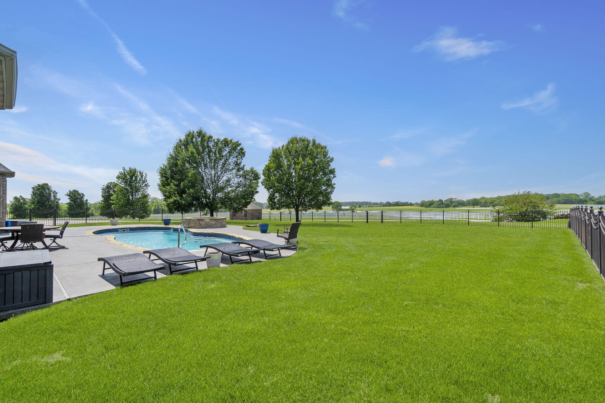 3731 South Farm Road 219 Property Photo 55