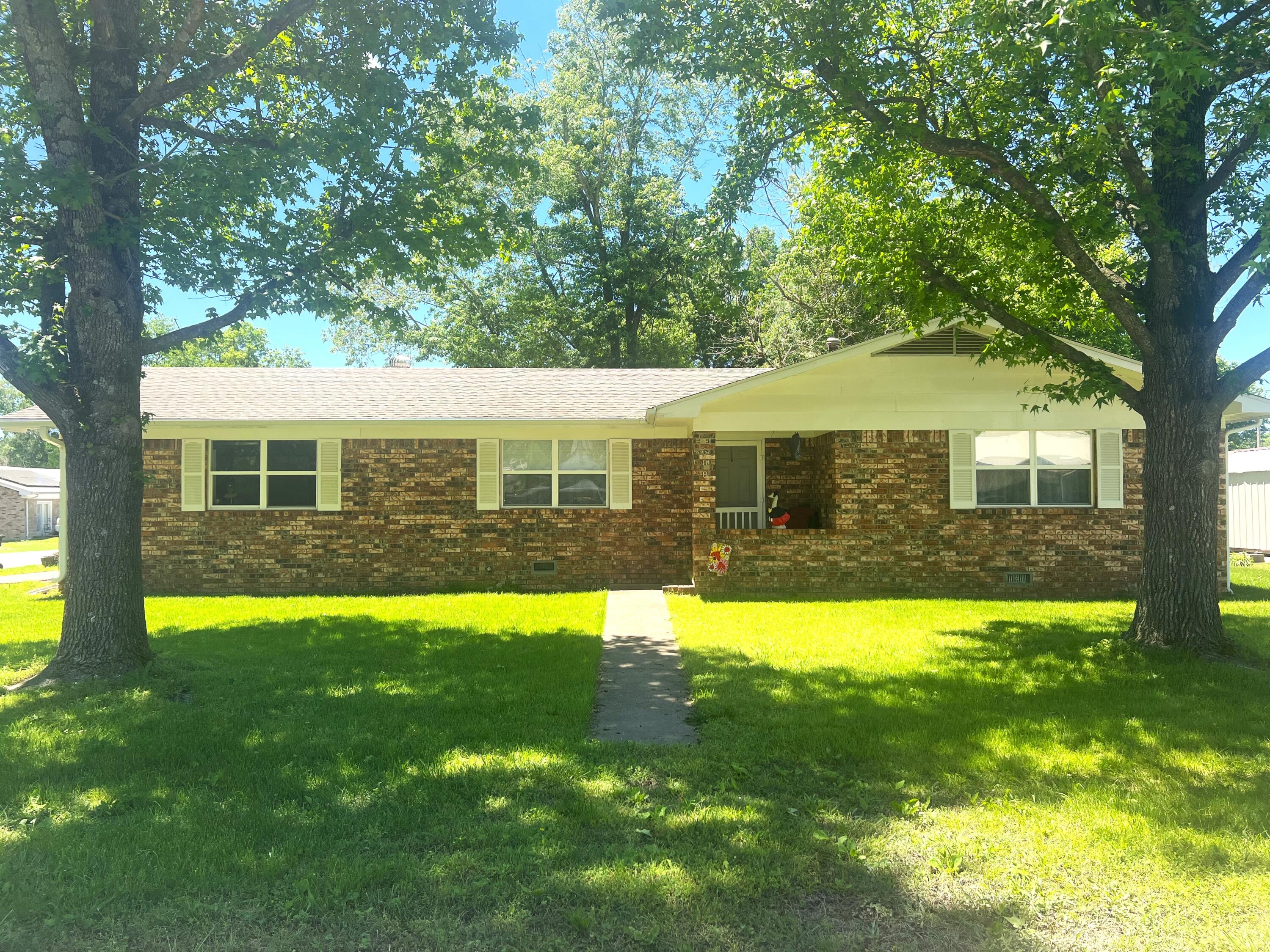 608 North Chapman Street Property Photo