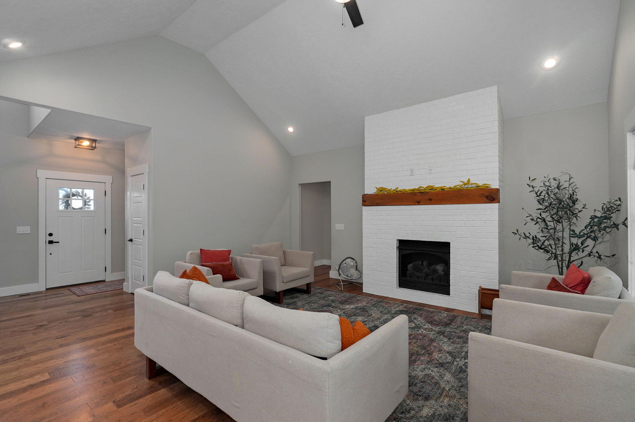 4712 Florence Avenue Property Photo 9