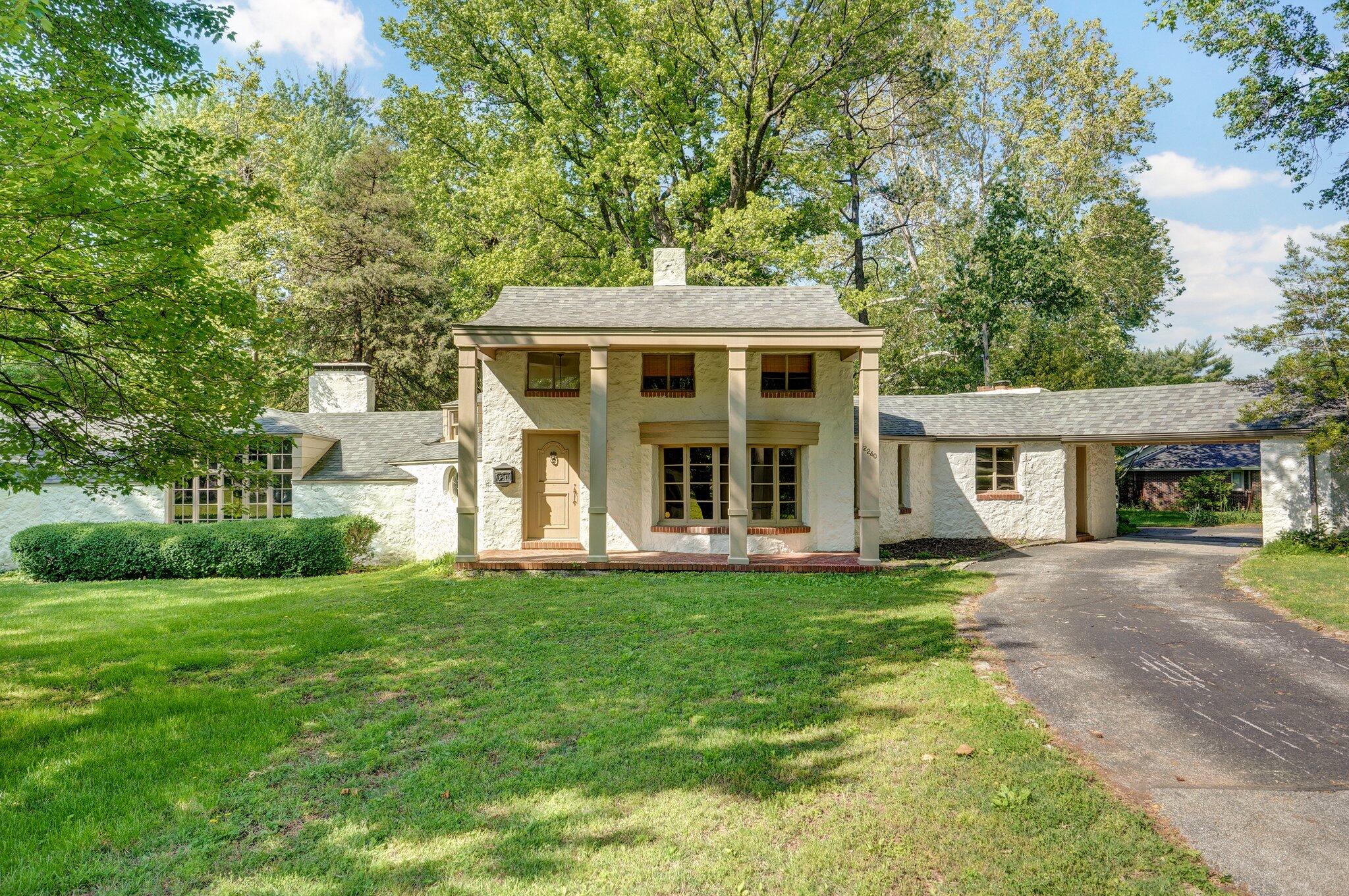 2240 East Fritts Lane Property Photo 4