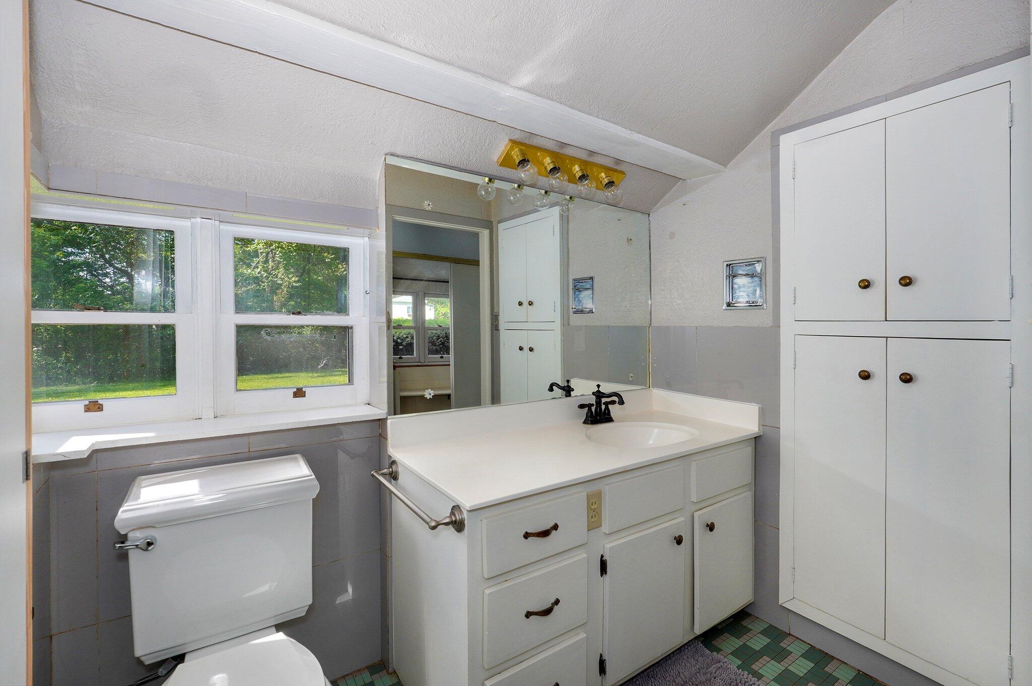 2240 East Fritts Lane Property Photo 23