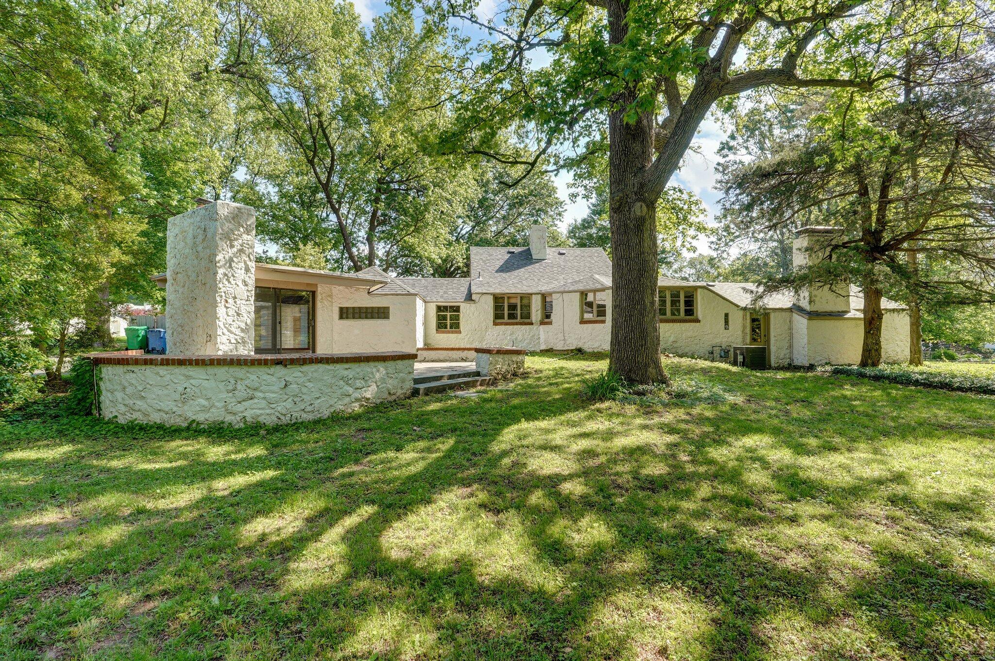 2240 East Fritts Lane Property Photo 30