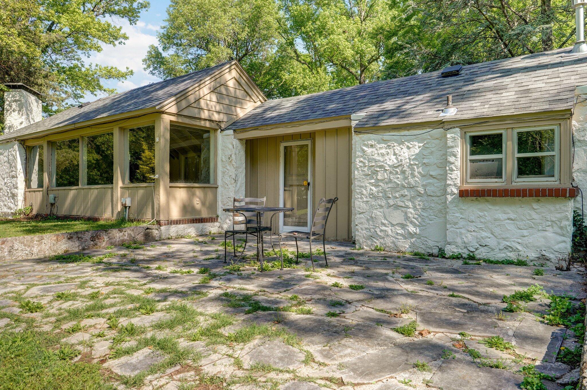 2240 East Fritts Lane Property Photo 33