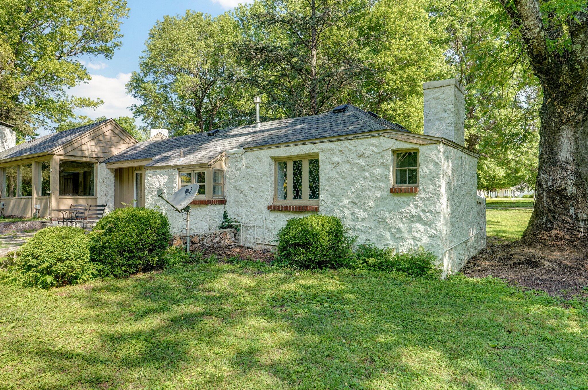 2240 East Fritts Lane Property Photo 34