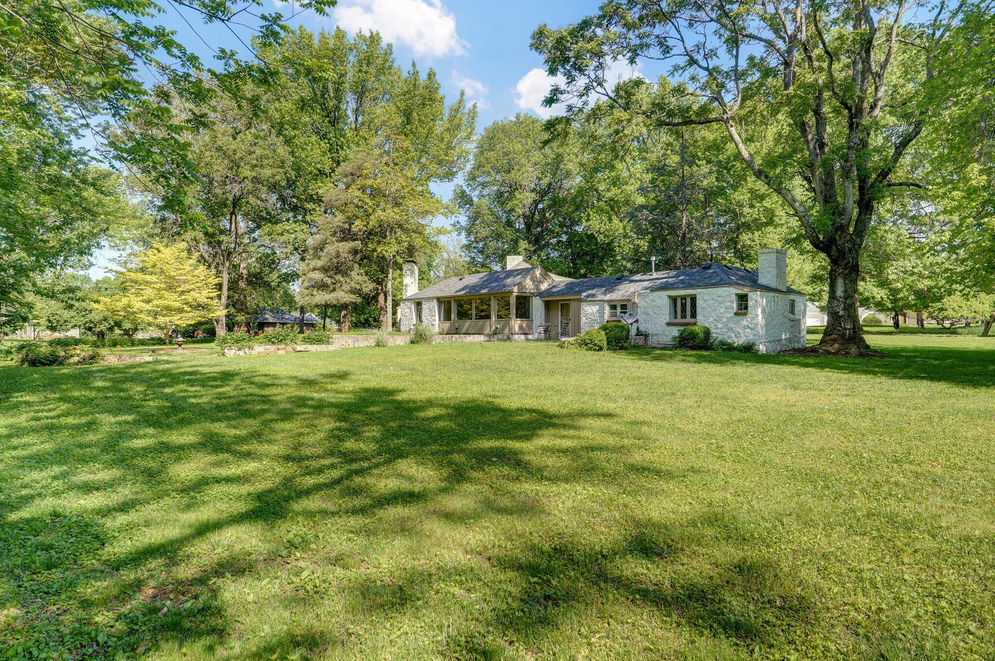2240 East Fritts Lane Property Photo 36