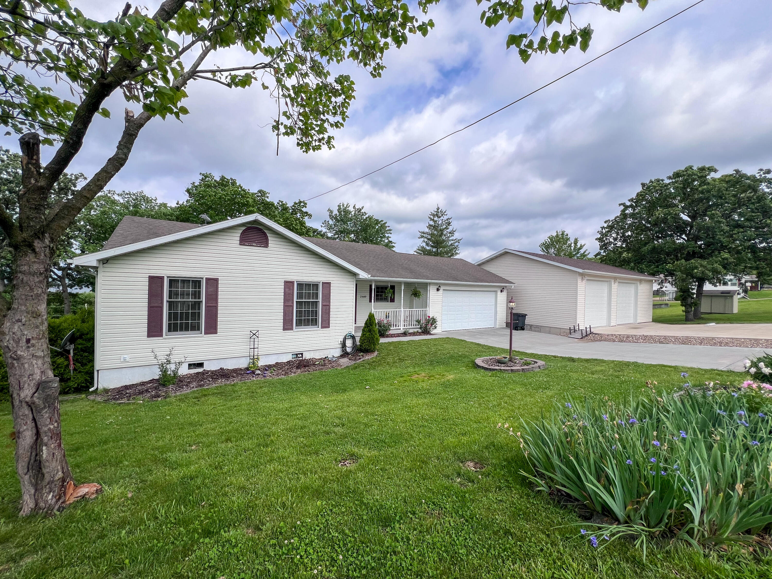 21650 Kings Loop