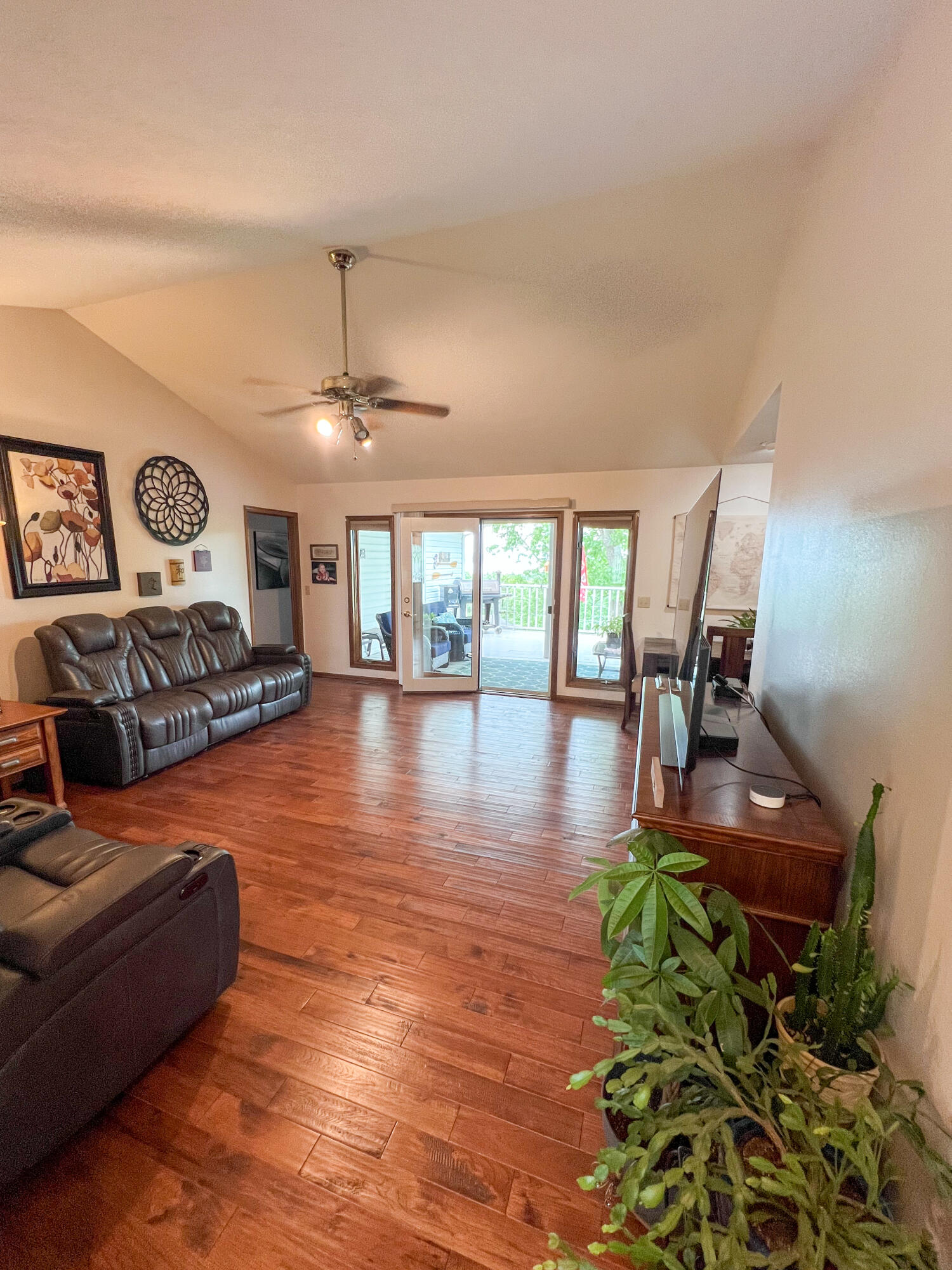 21650 Kings Loop Property Photo 6