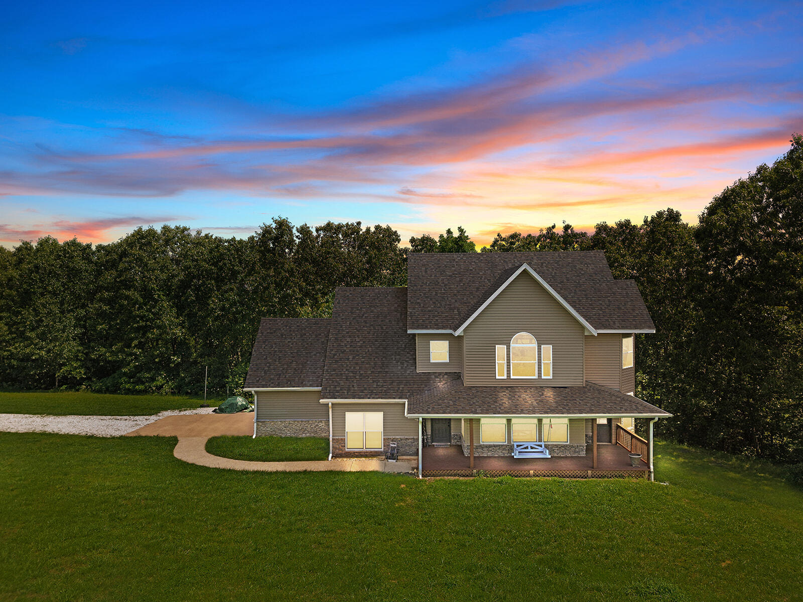 996 Seveno Ridge Road Property Photo 3