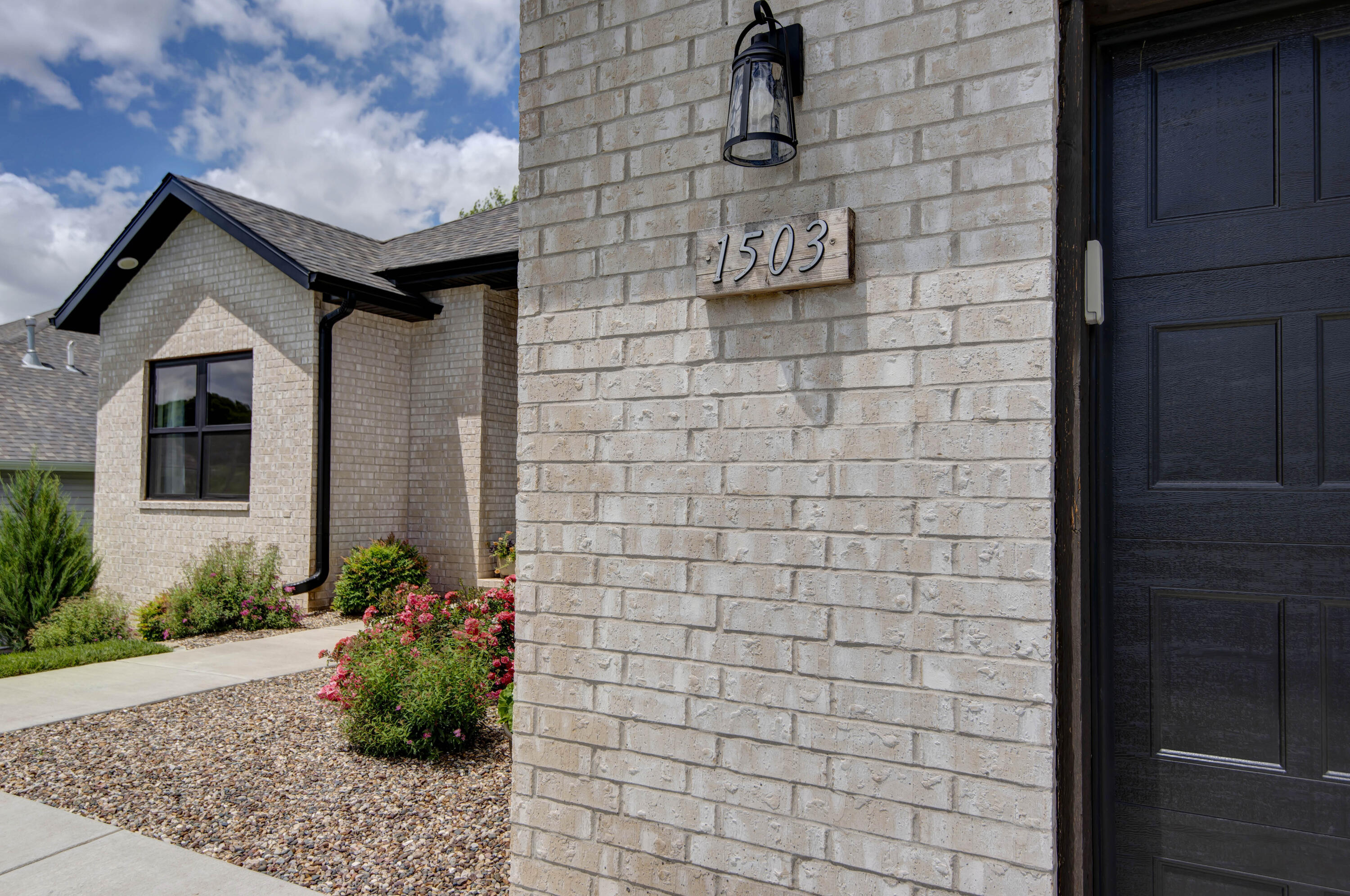 1503 West Ragweed Court Property Photo 3