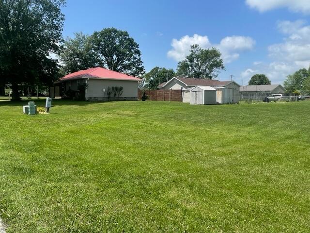 607 Robin Road Property Photo 4