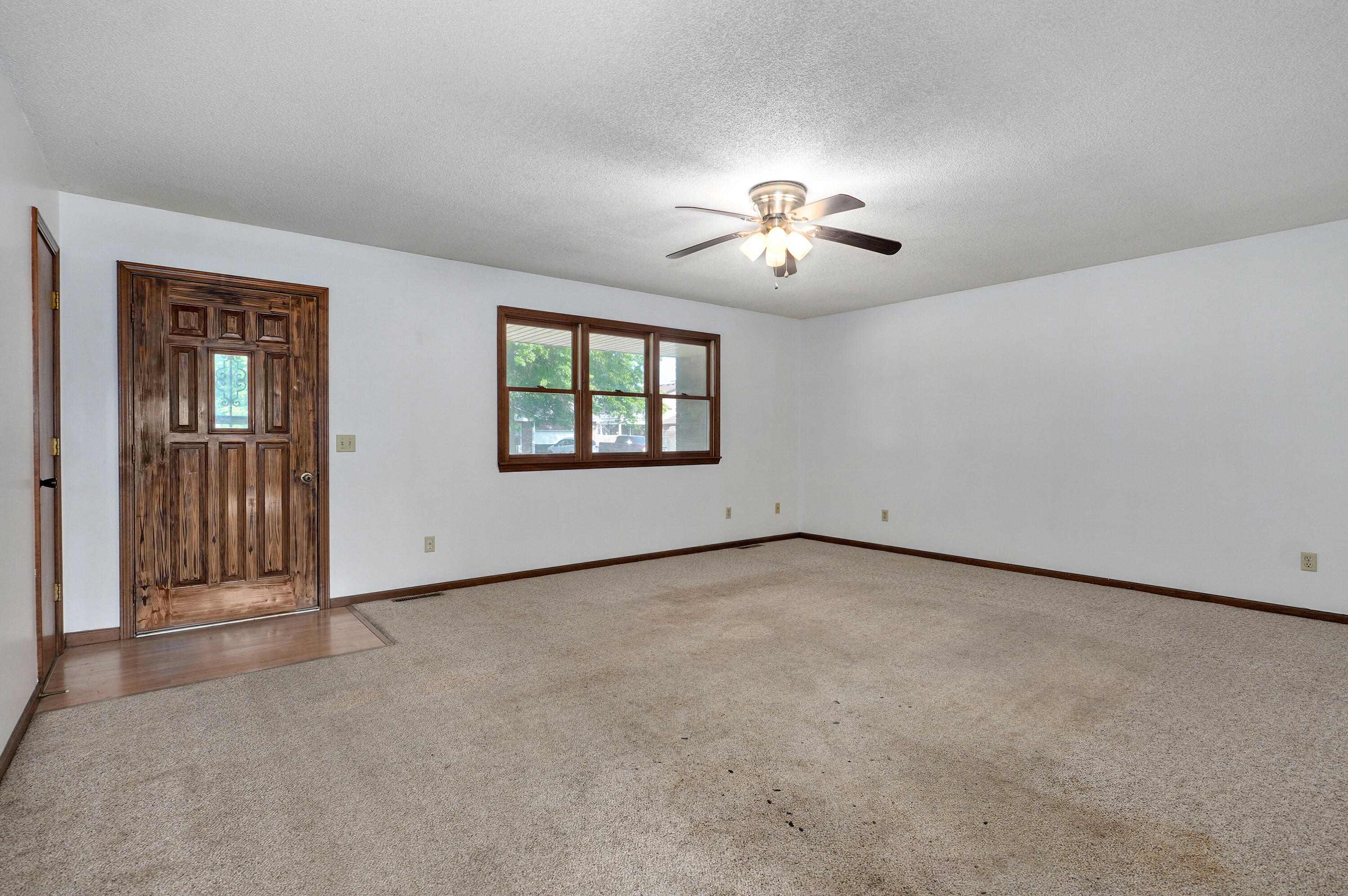 418 North Hartford Avenue Property Photo 5