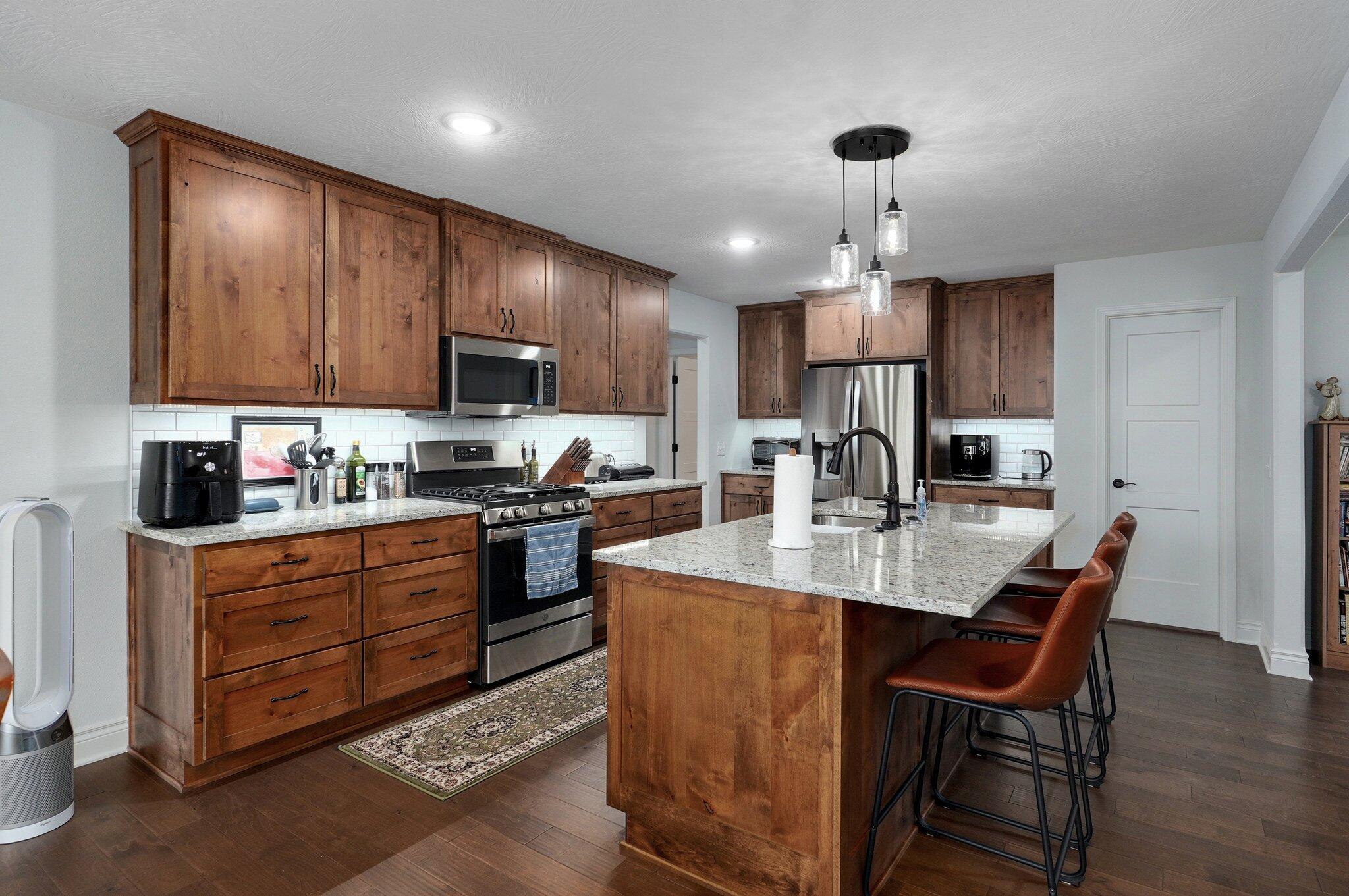 1002 East Tipperary Court Property Photo 11