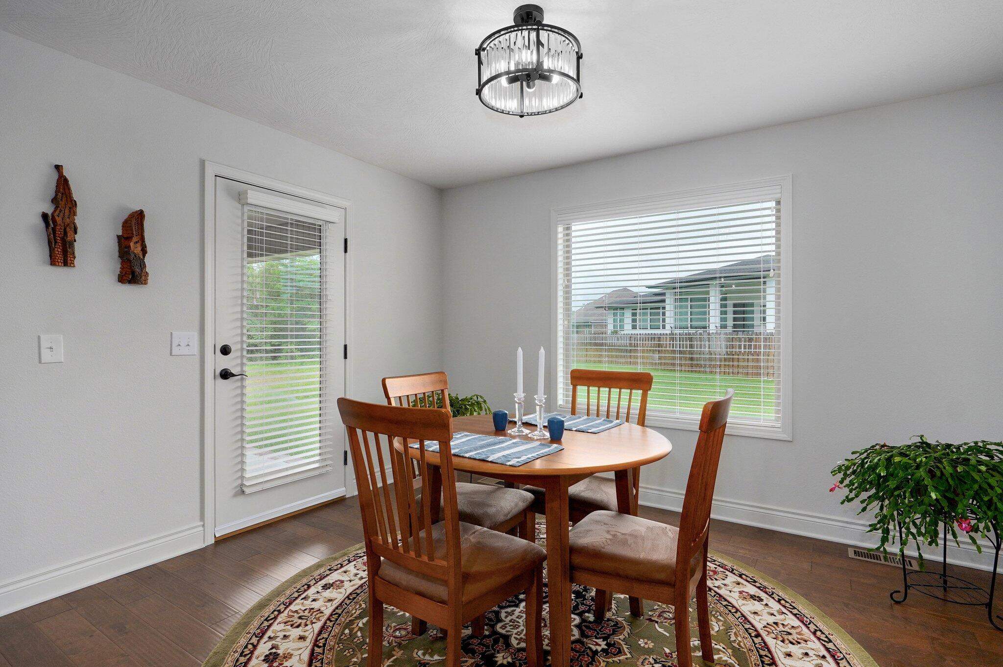1002 East Tipperary Court Property Photo 16