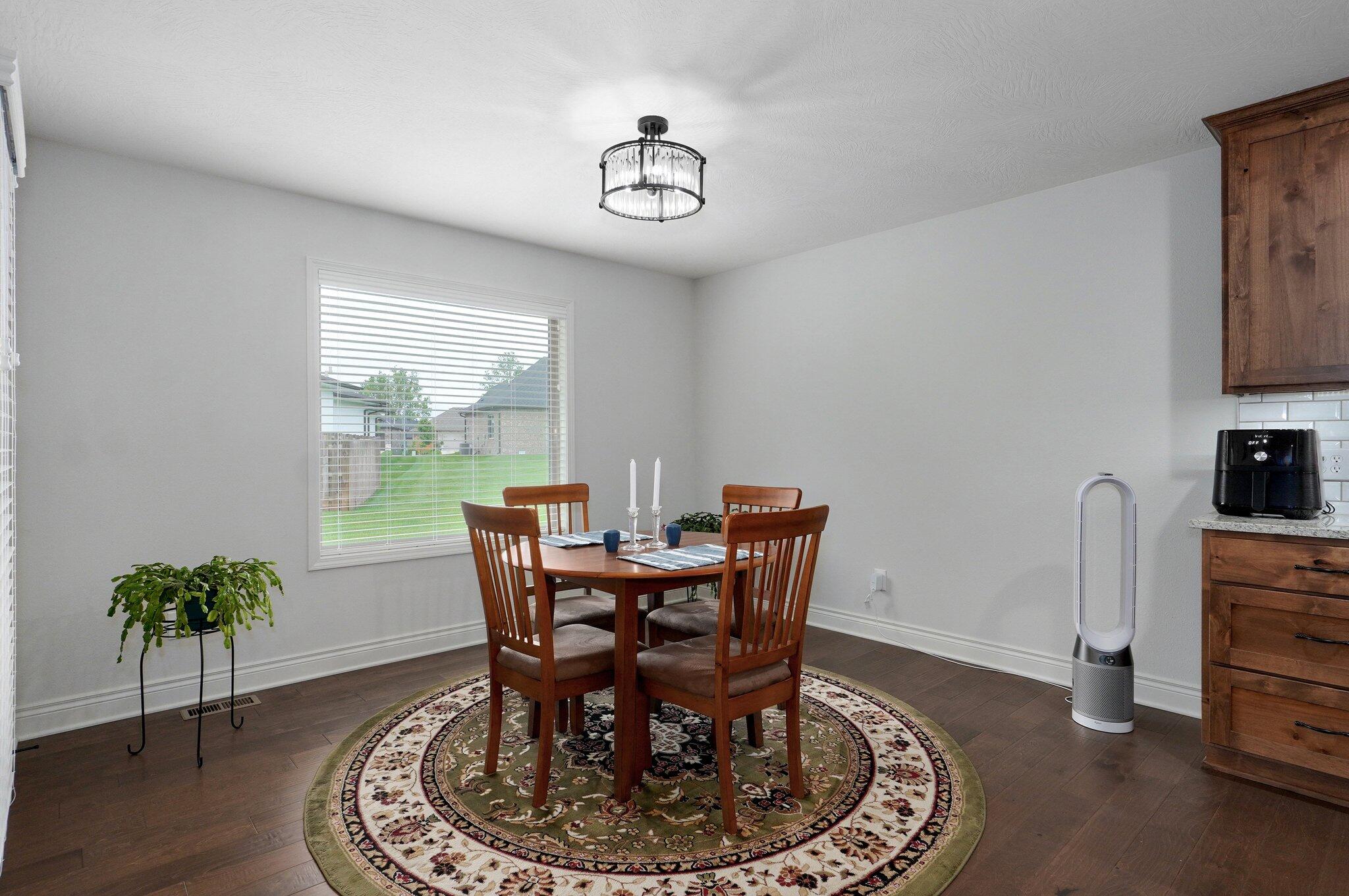 1002 East Tipperary Court Property Photo 17