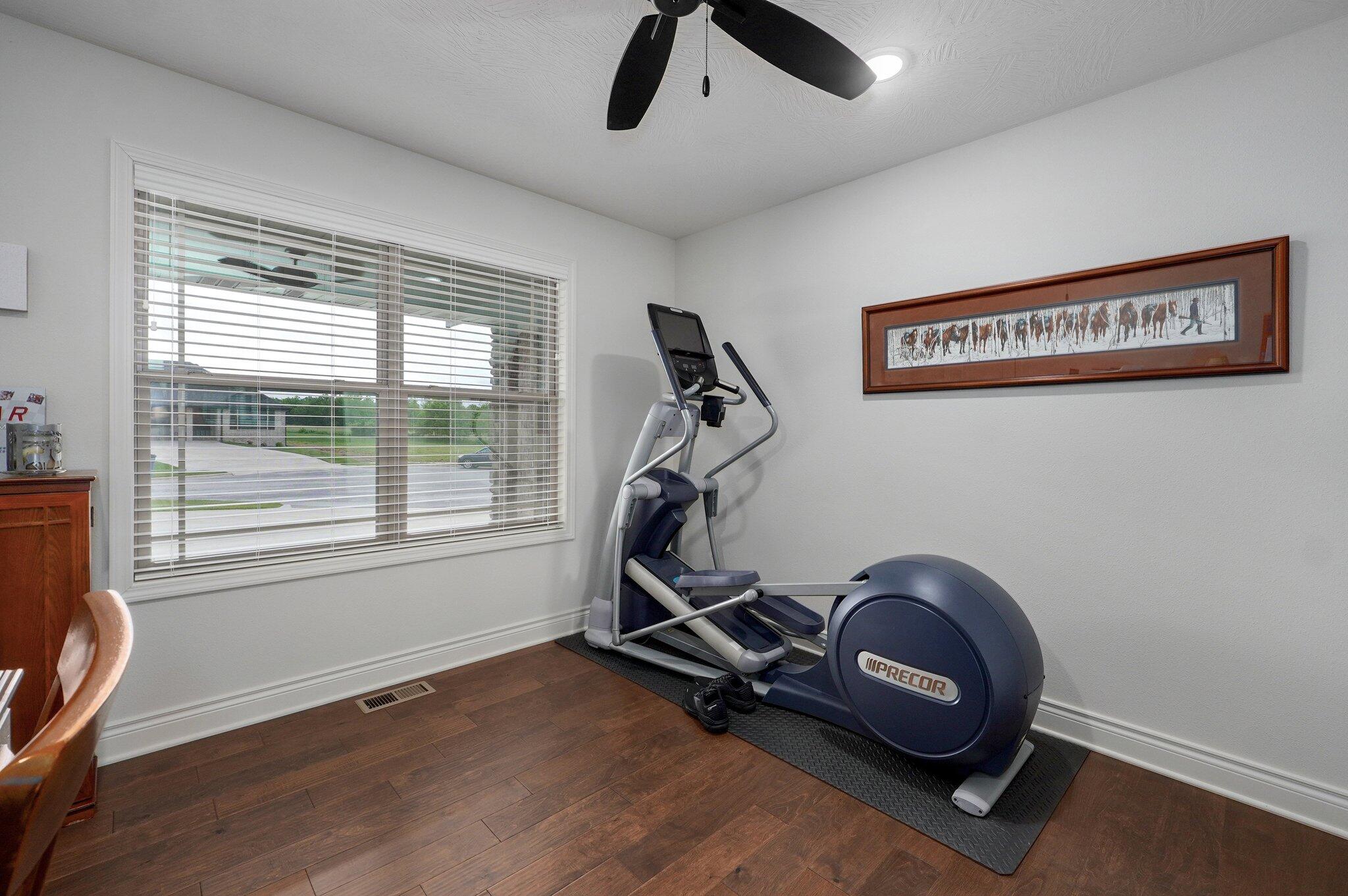 1002 East Tipperary Court Property Photo 19