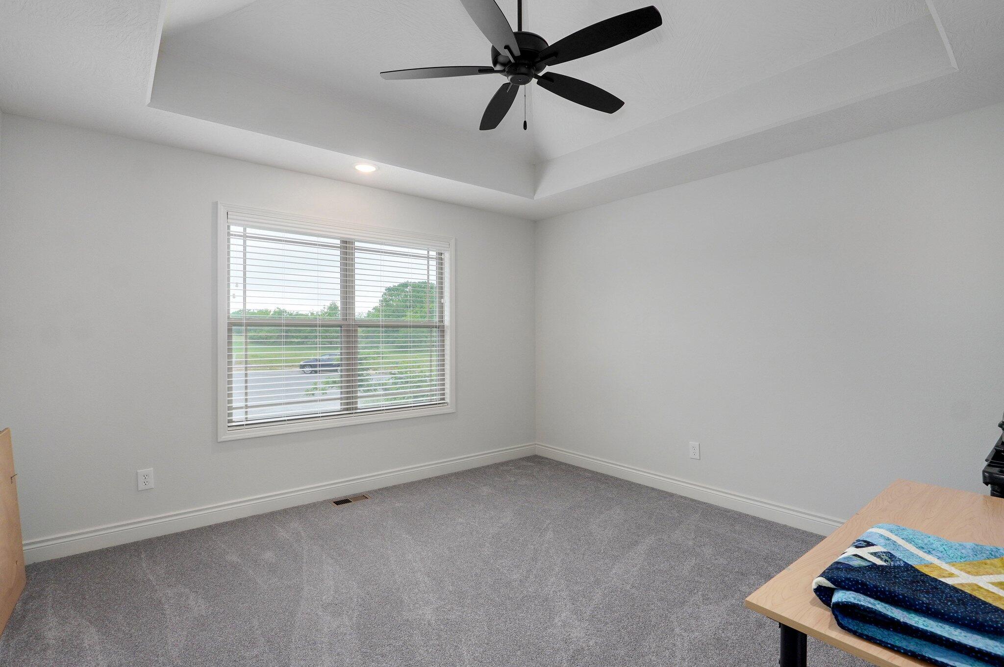 1002 East Tipperary Court Property Photo 27