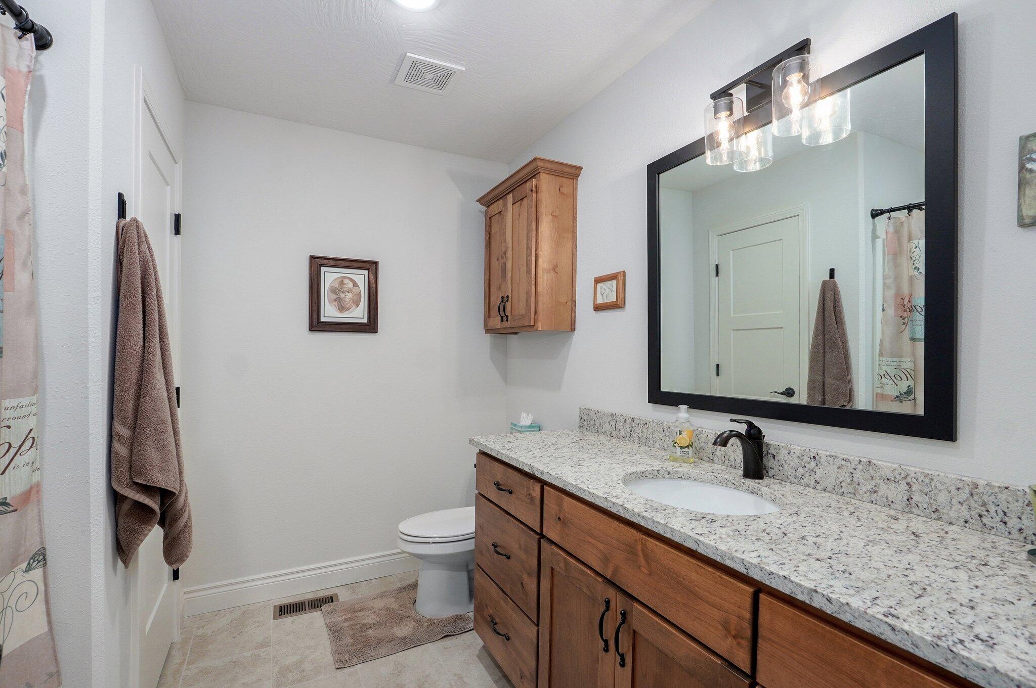 1002 East Tipperary Court Property Photo 28
