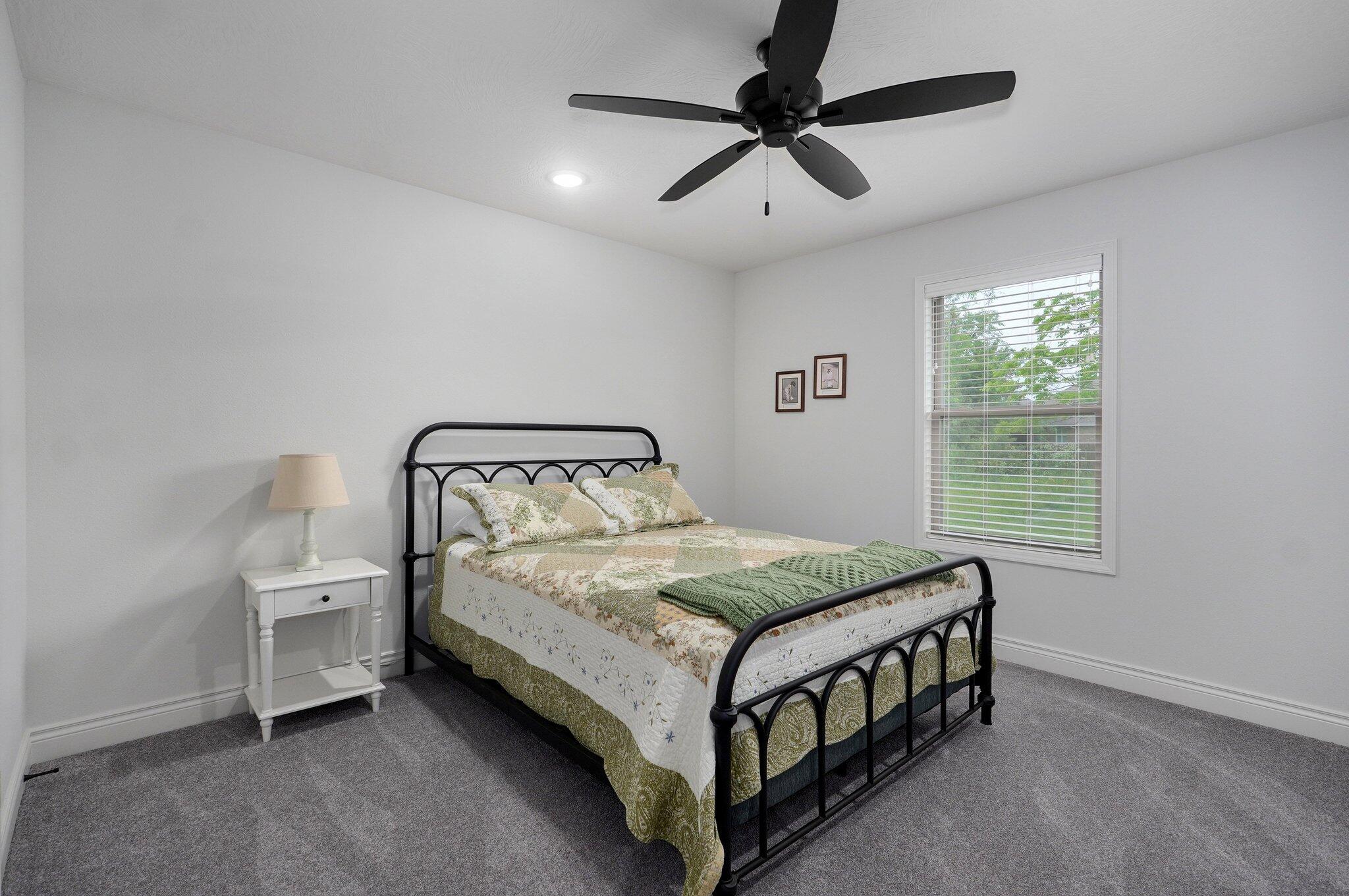 1002 East Tipperary Court Property Photo 30