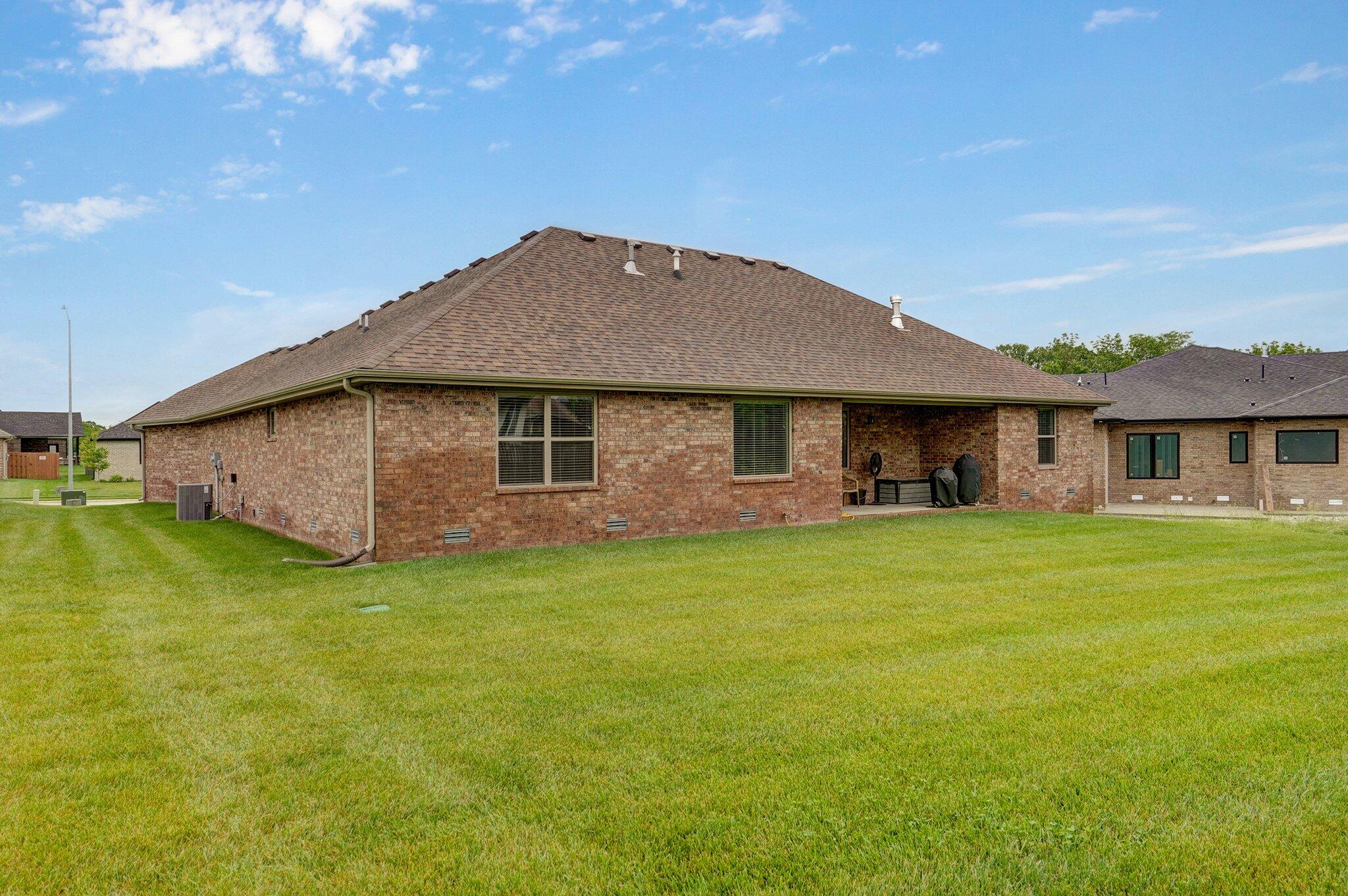 1002 East Tipperary Court Property Photo 34