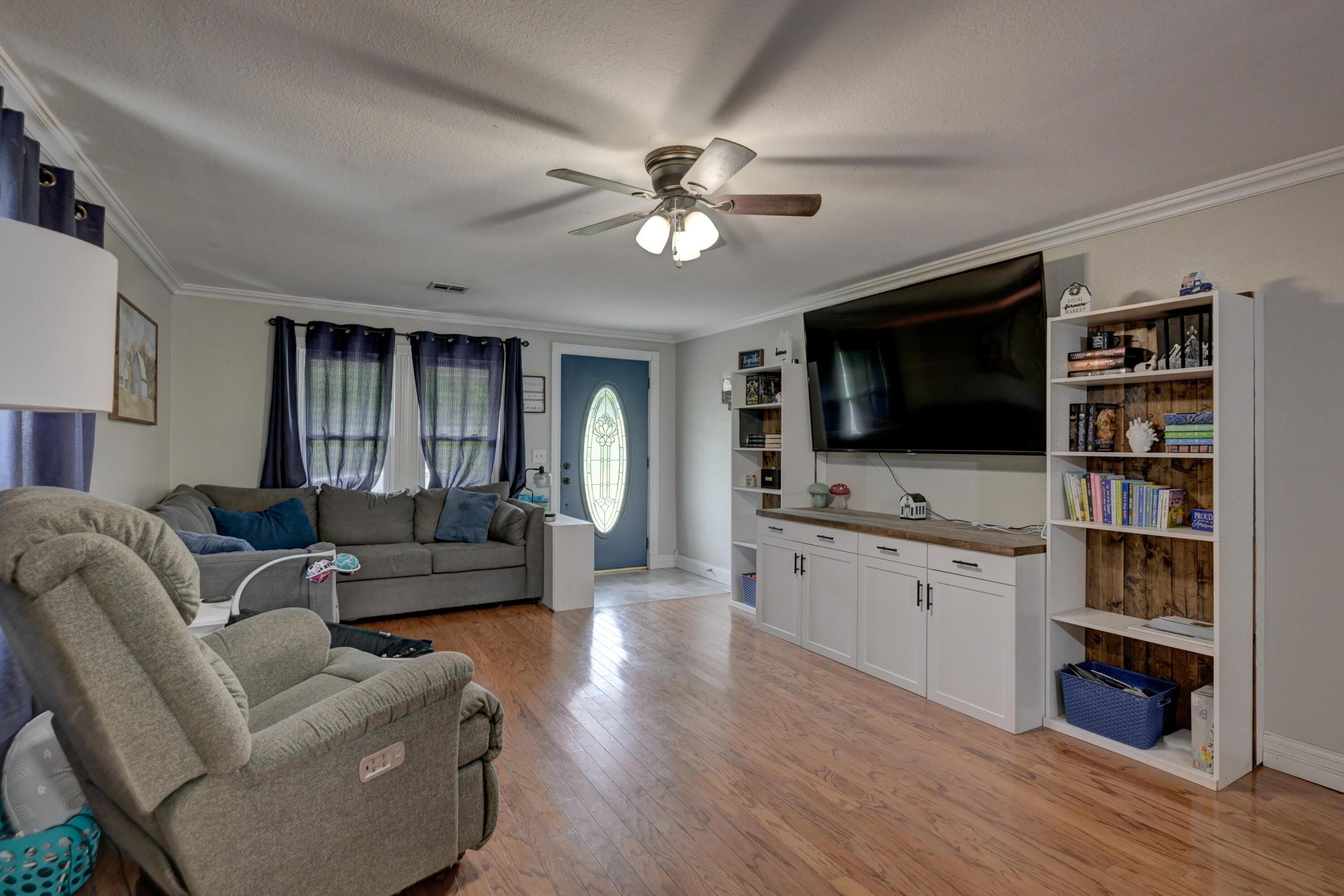 19324 Highway 60 Property Photo 4