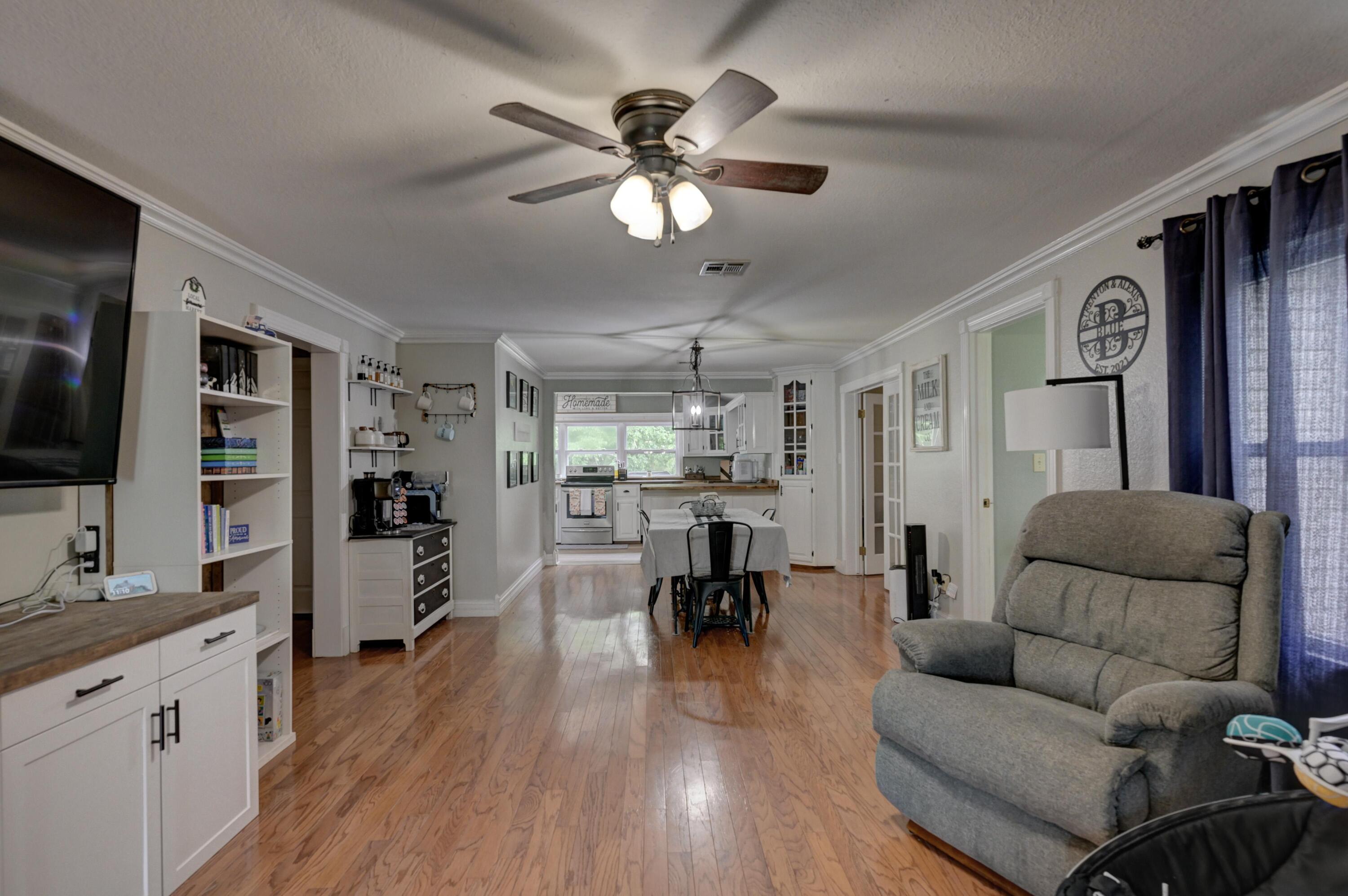 19324 Highway 60 Property Photo 6
