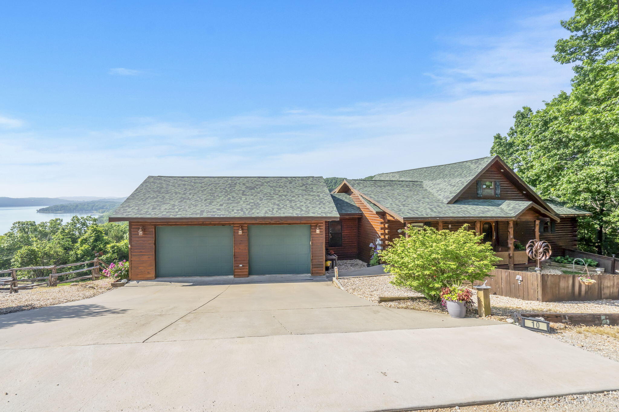 10 Baywood Circle Property Photo 2