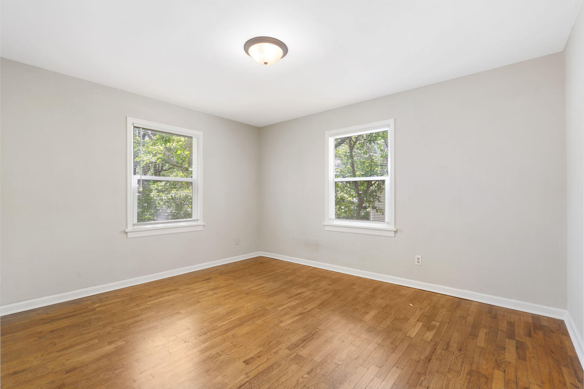 1116 West University Street Property Photo 6