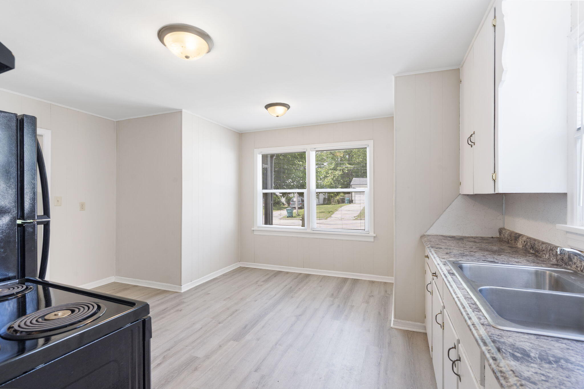 1116 West University Street Property Photo 11