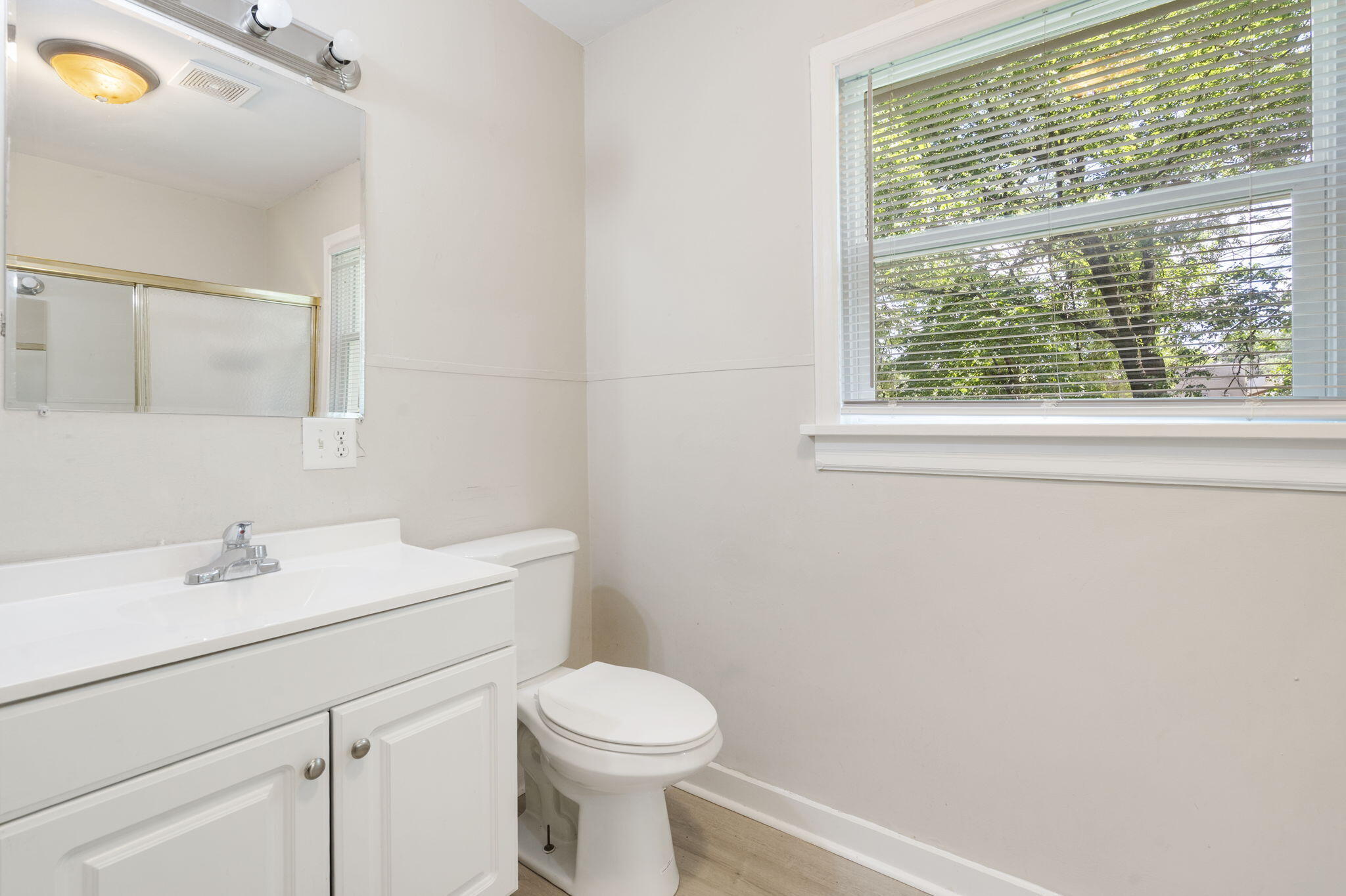 1116 West University Street Property Photo 16