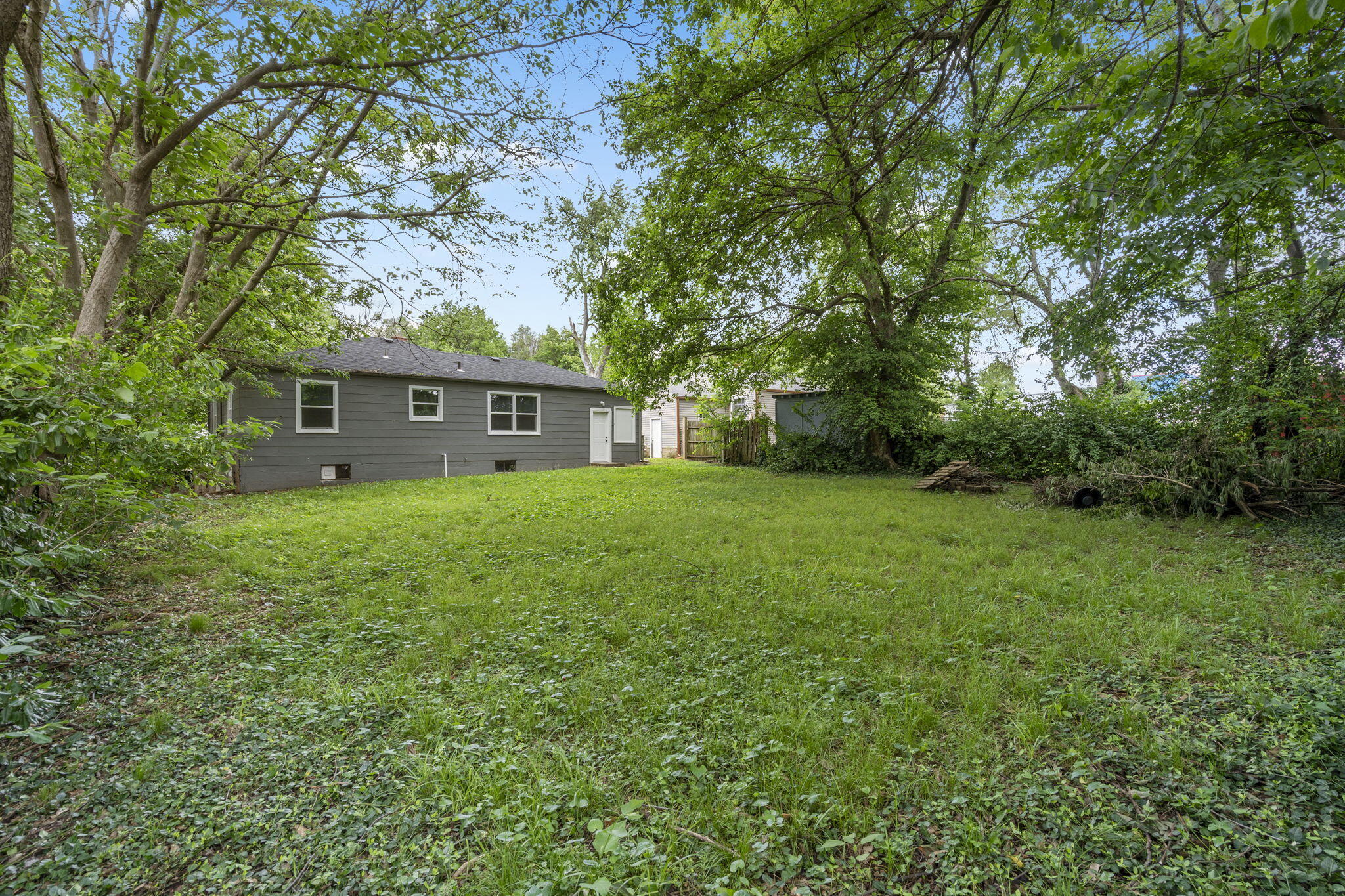 1116 West University Street Property Photo 24