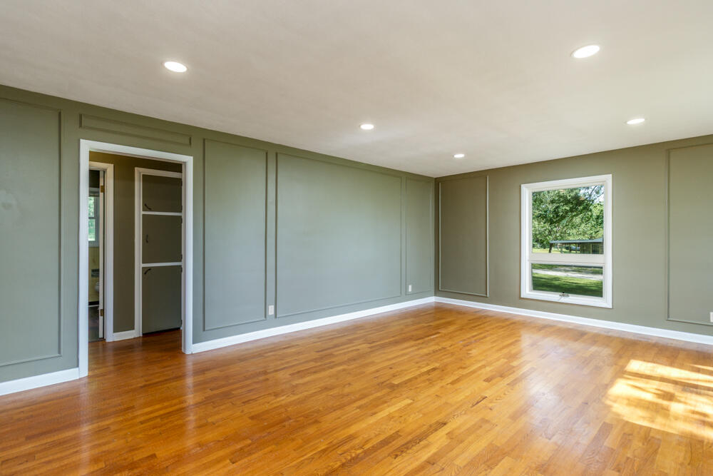 1318 South Farm Road 205 Property Photo 6
