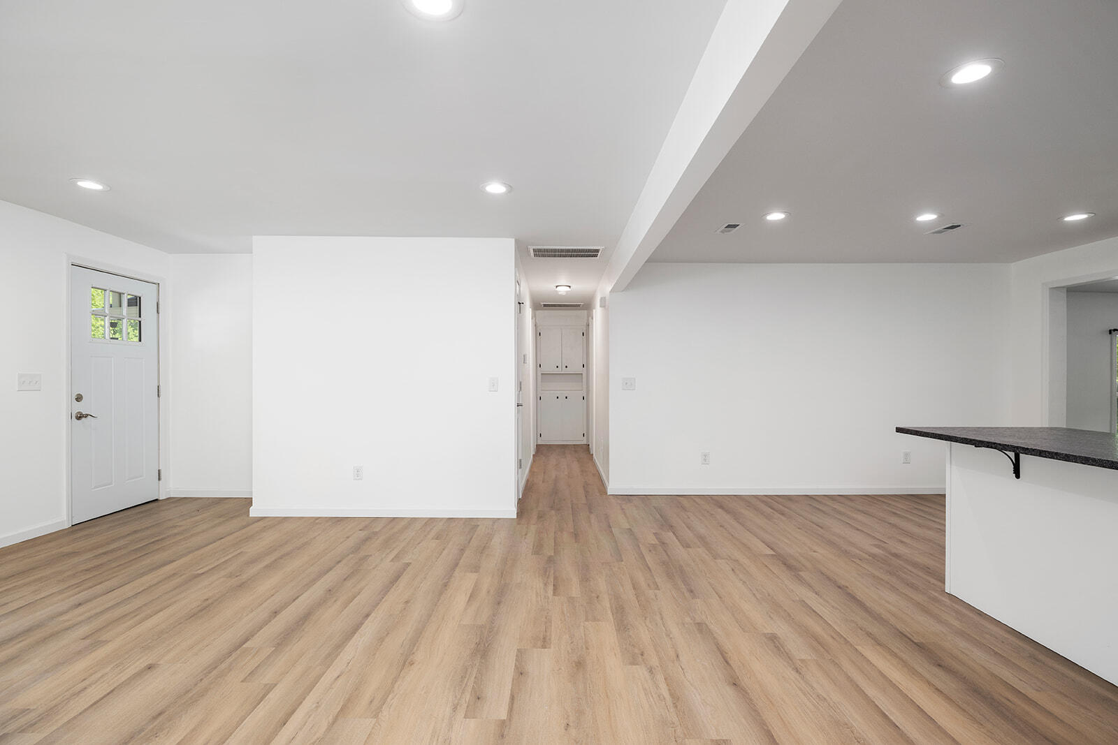 3304 South Pinehurst Avenue Property Photo 11