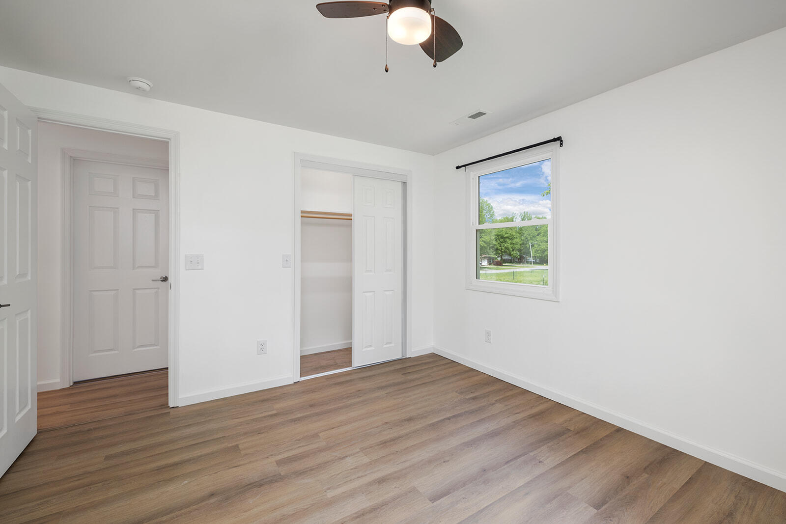 3304 South Pinehurst Avenue Property Photo 12