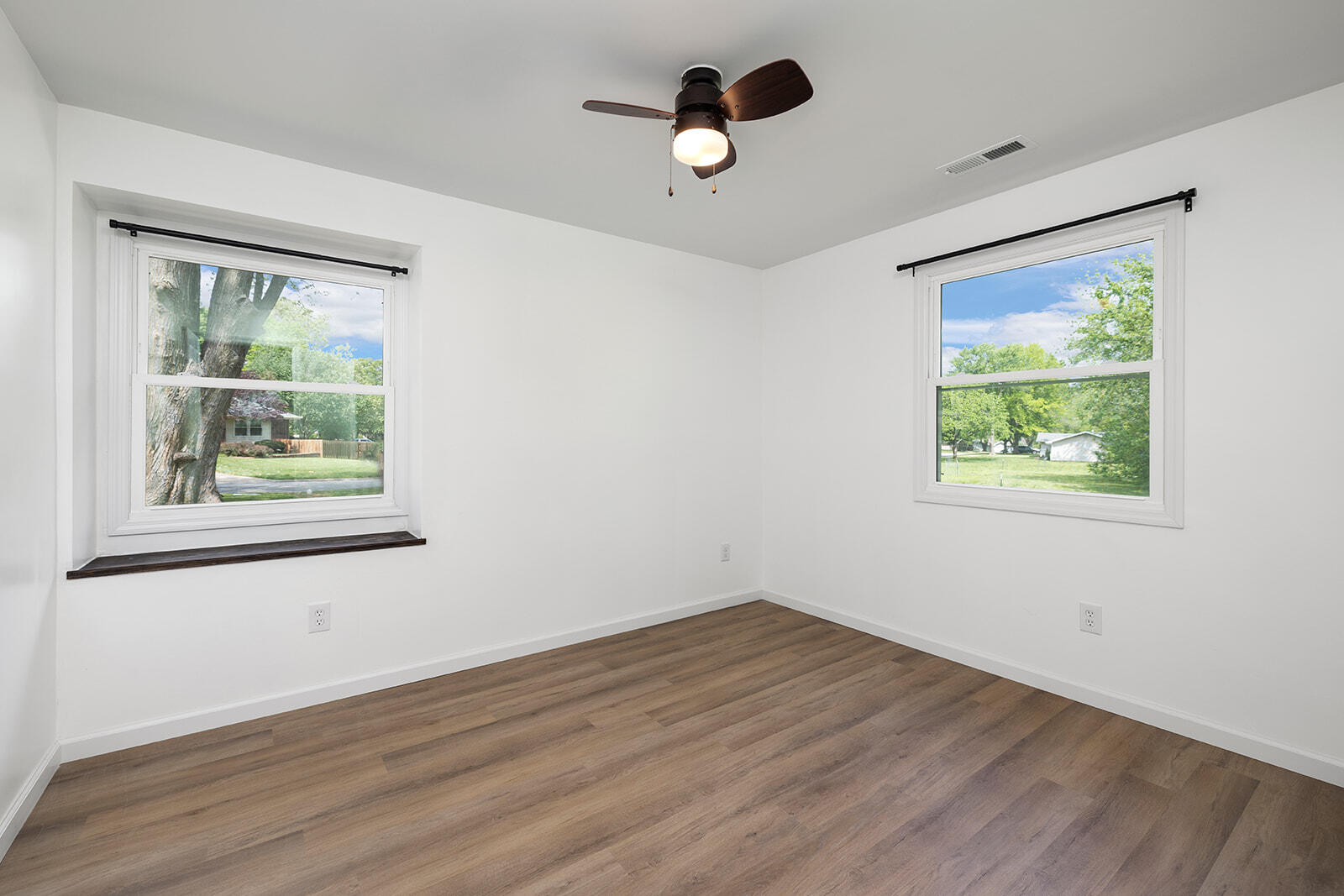 3304 South Pinehurst Avenue Property Photo 13
