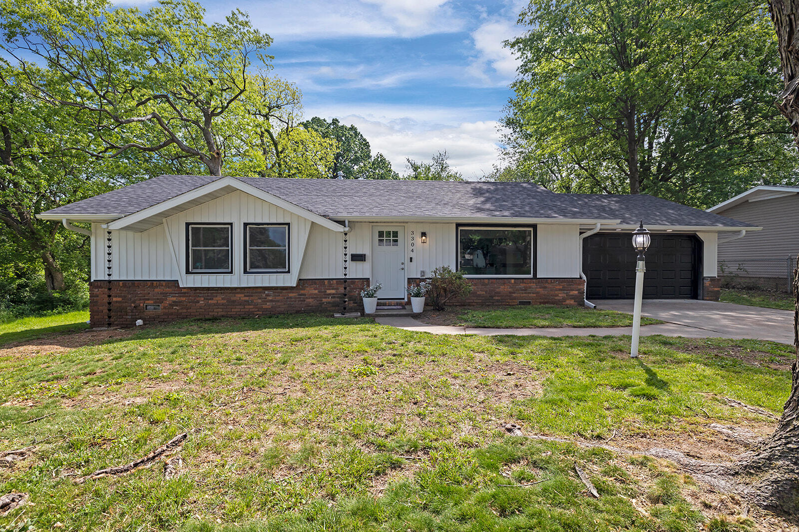 3304 South Pinehurst Avenue Property Photo 22