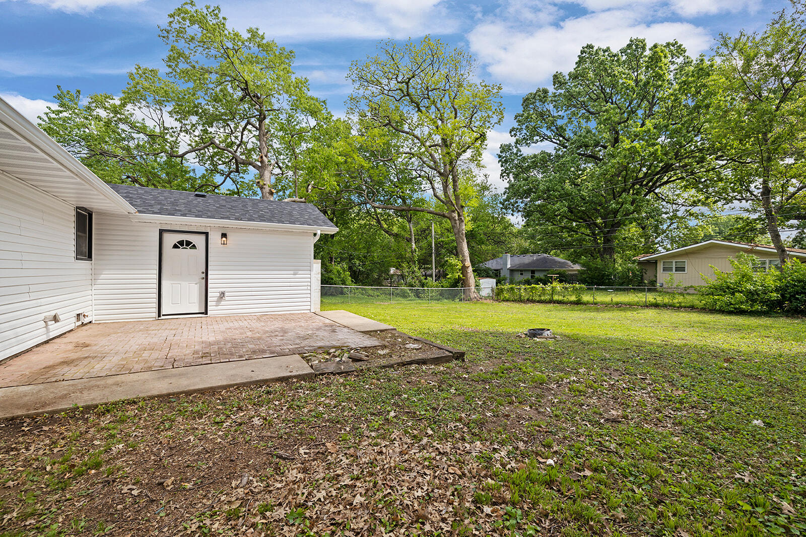 3304 South Pinehurst Avenue Property Photo 25