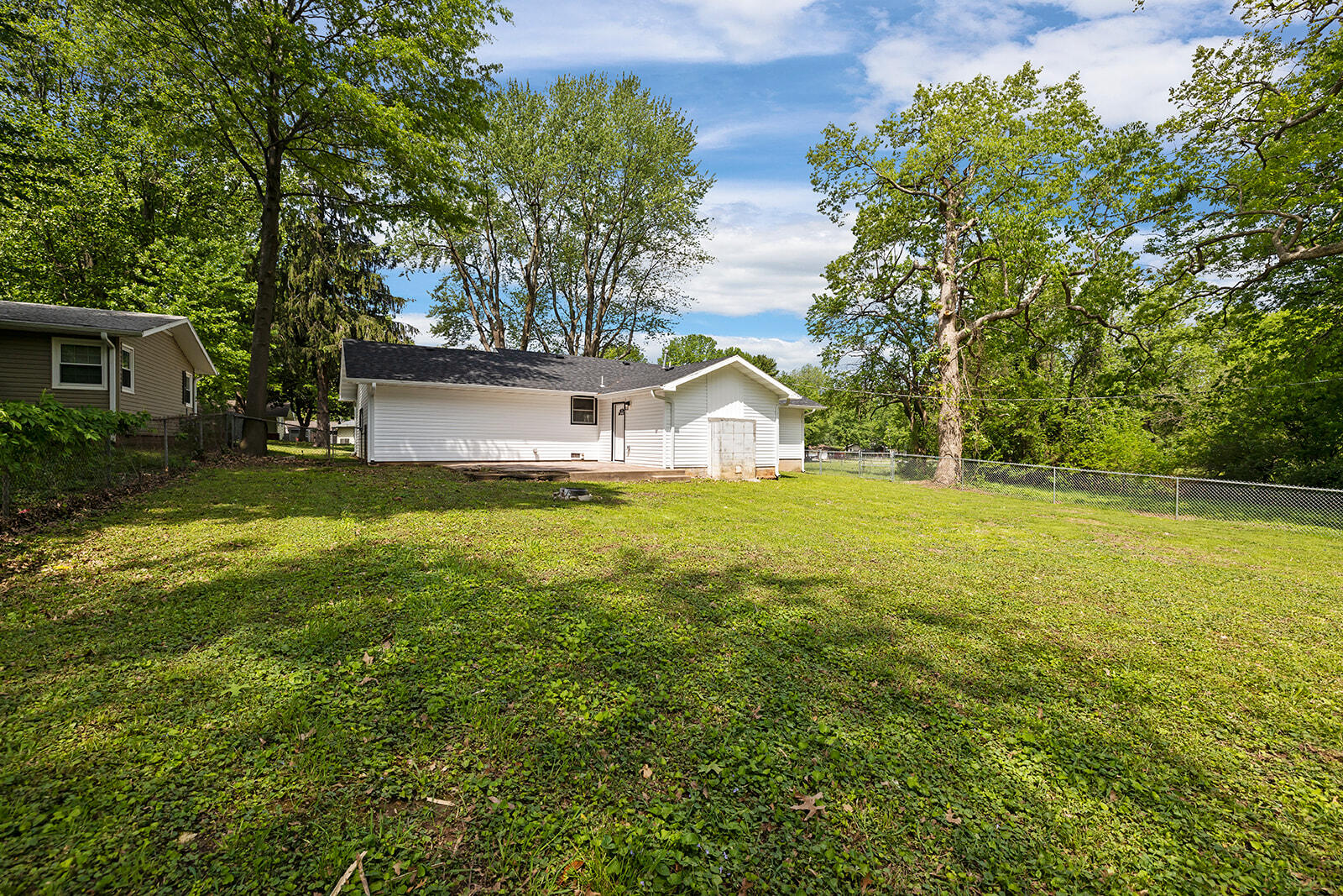 3304 South Pinehurst Avenue Property Photo 26