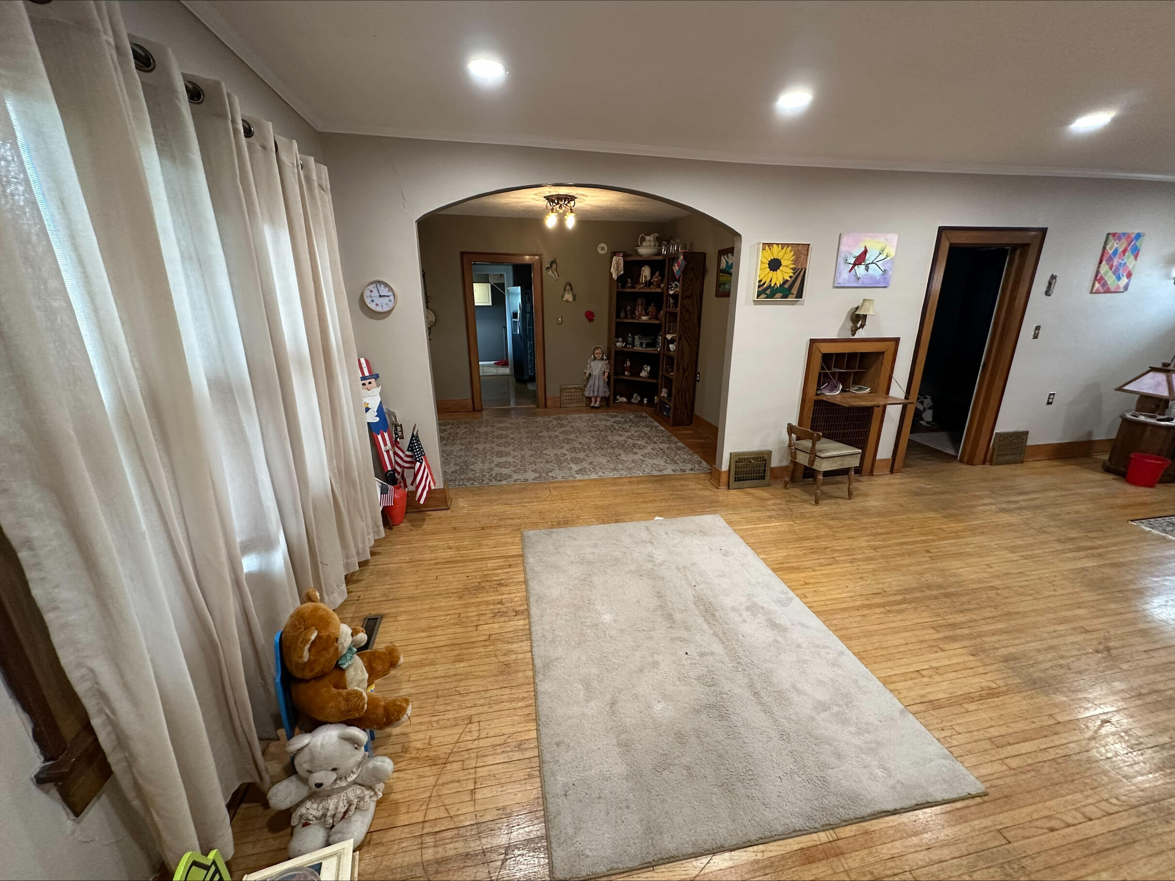 559 East Pleasant Street Property Photo 8