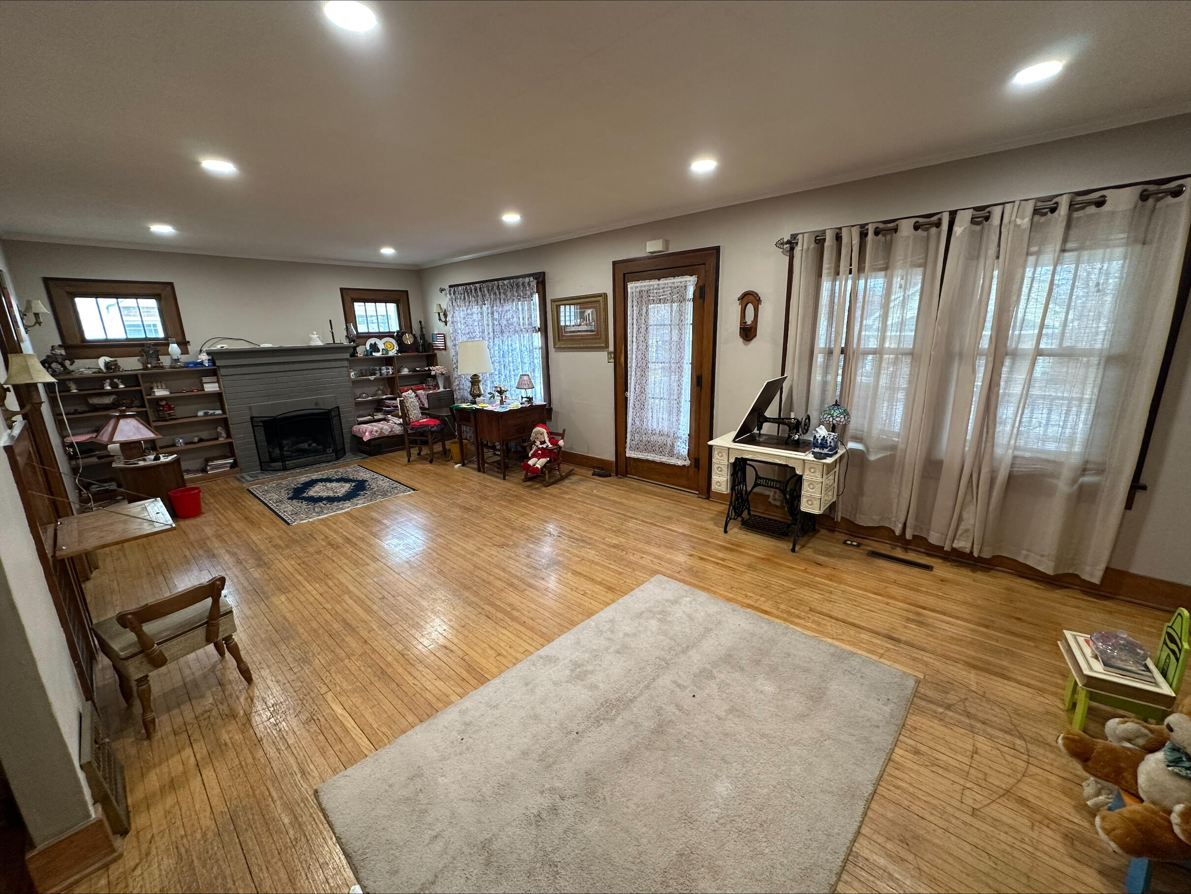 559 East Pleasant Street Property Photo 9