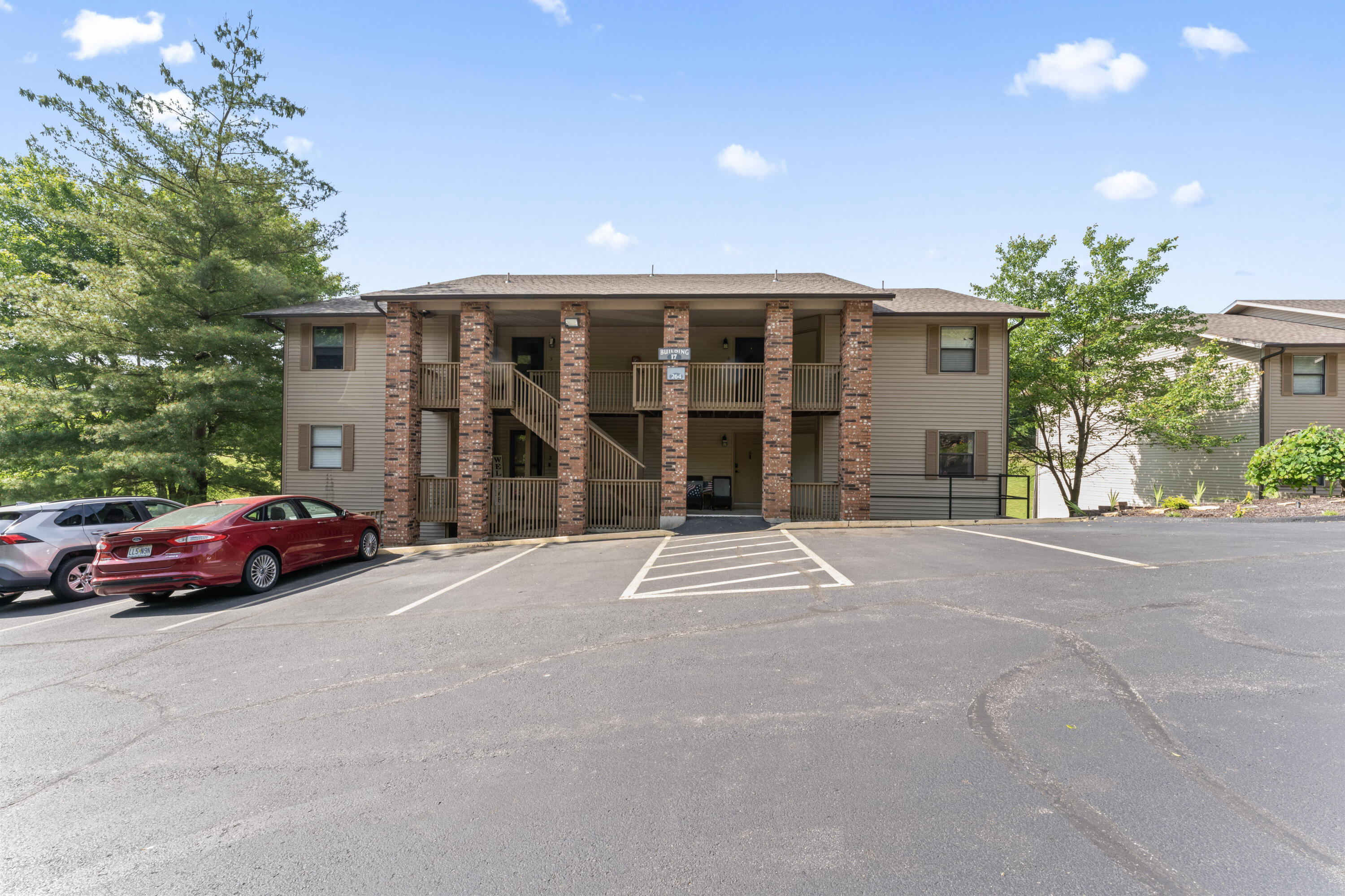 264 Turnberry Drive Property Photo 1