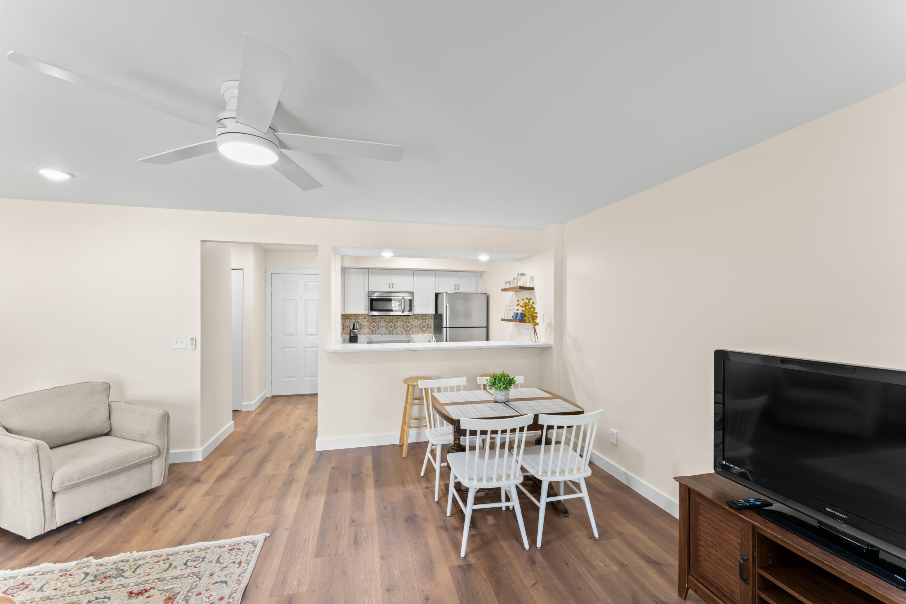 264 Turnberry Drive Property Photo 4