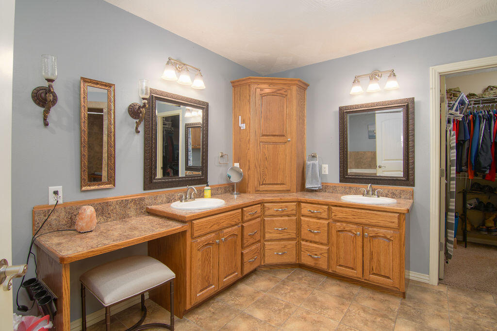 8180 West Farm Road 160 Property Photo 16