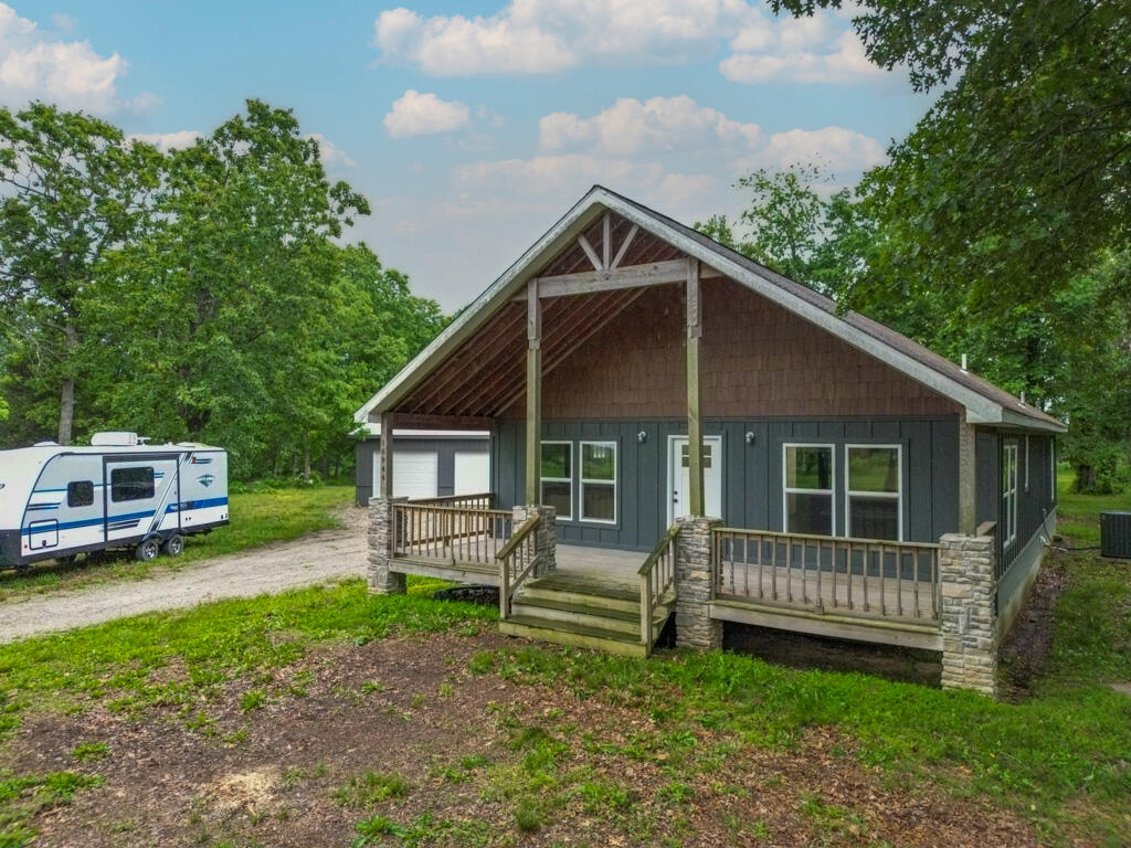 16944 Private Road 1086 Property Photo 23