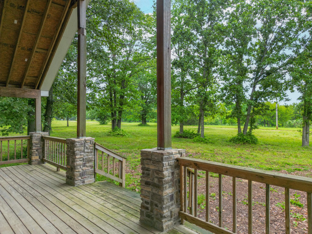 16944 Private Road 1086 Property Photo 24