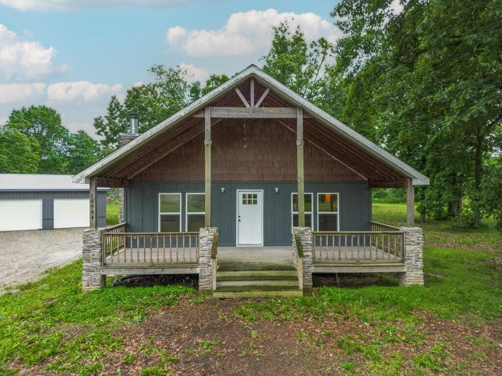 16944 Private Road 1086 Property Photo 26