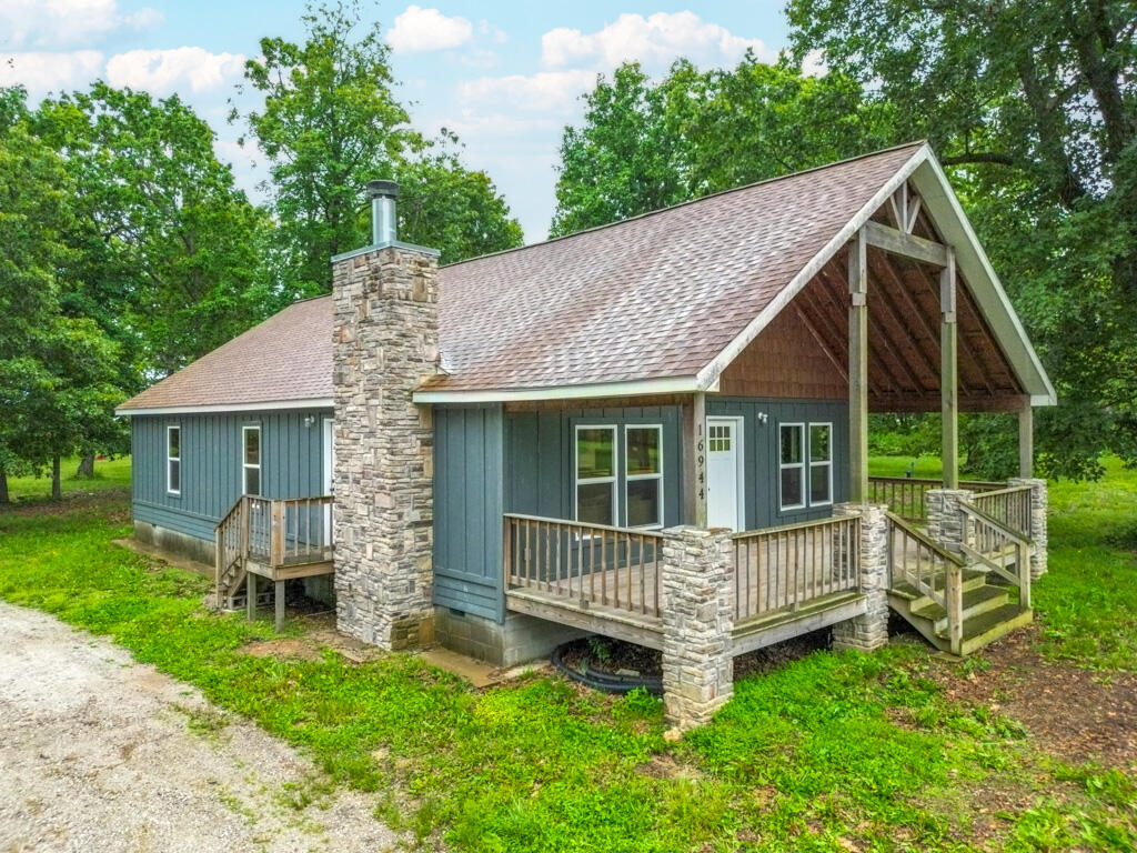 16944 Private Road 1086 Property Photo 27