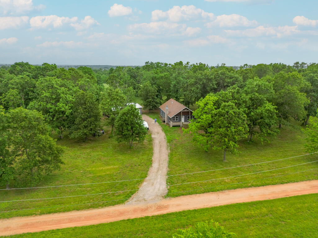 16944 Private Road 1086 Property Photo 30