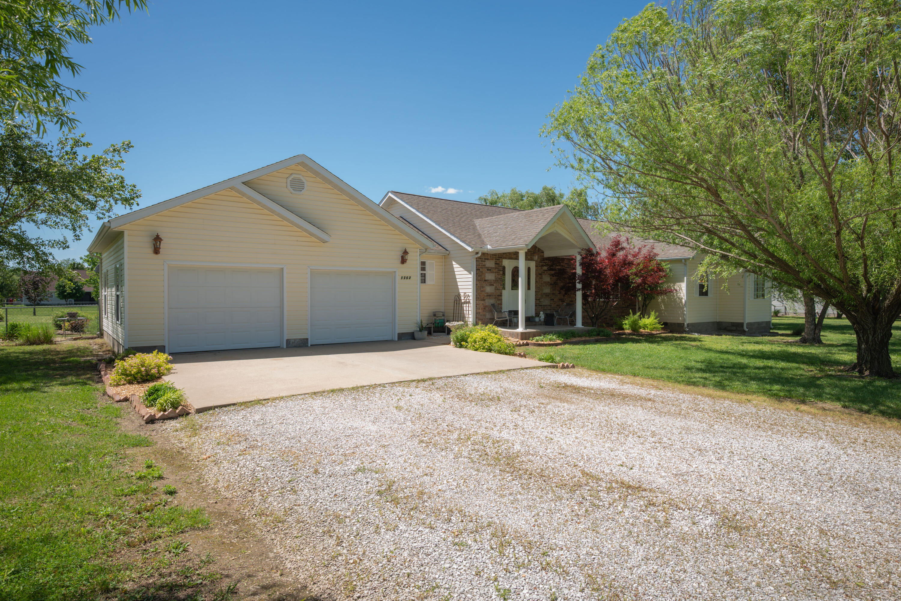 1362 Meadowview Lane Property Photo 1